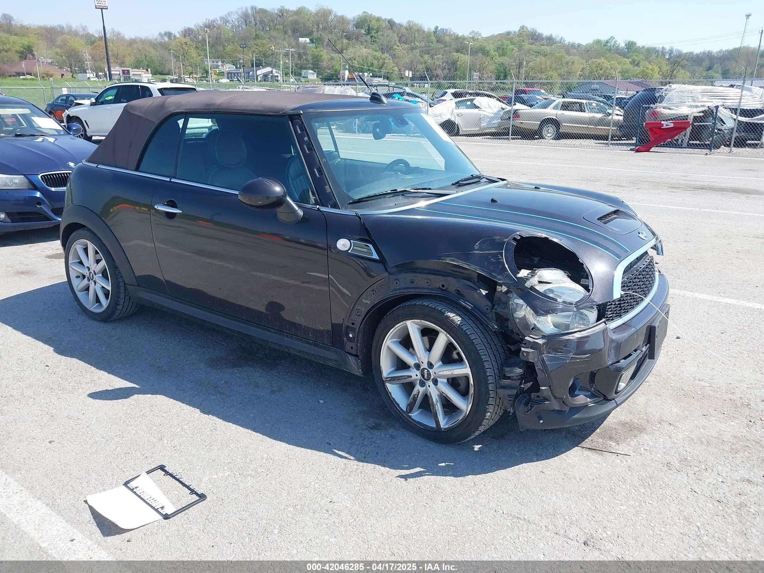 2012 MINI Convertible S, VIN WMWZP3C52CT550179 — Перед
