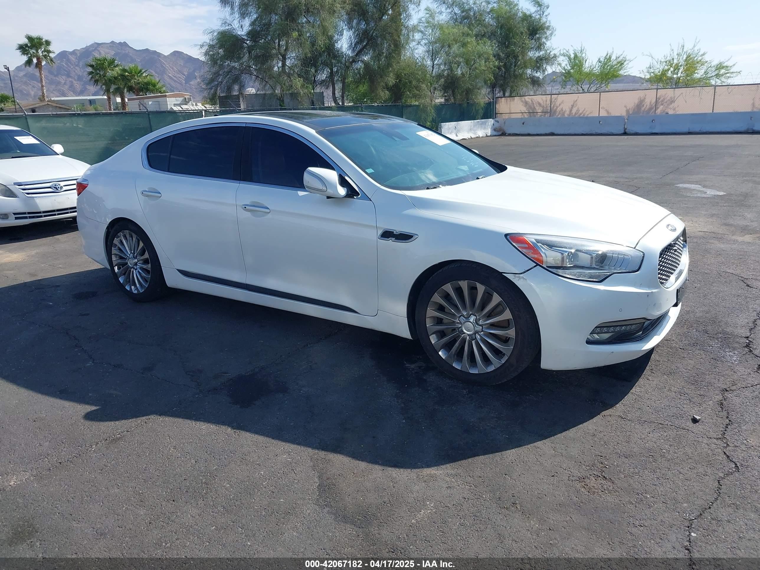 2017 Kia K900 Luxury, VIN KNALW4D4XH6035246 — Front end