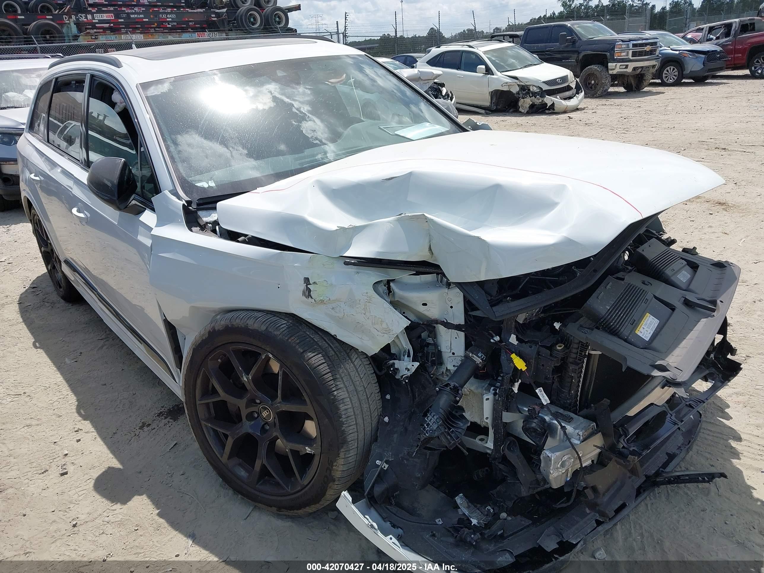 2025 Audi SQ7 Premium Plus, VIN WA1AWBF7XSD002704 — Front end