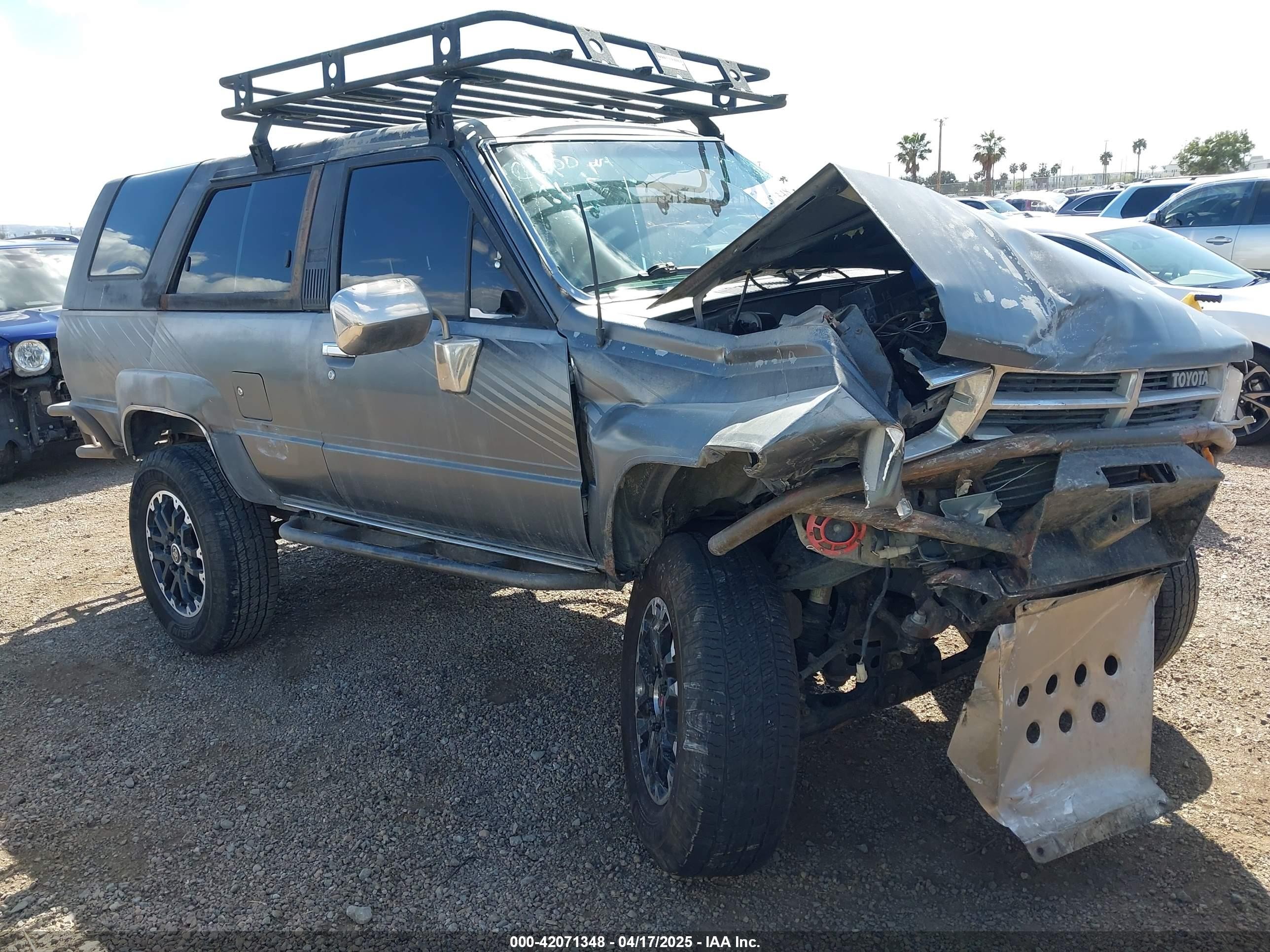 1987 Toyota 4Runner Deluxe, VIN JT4RN62S4H0096110 — Front end