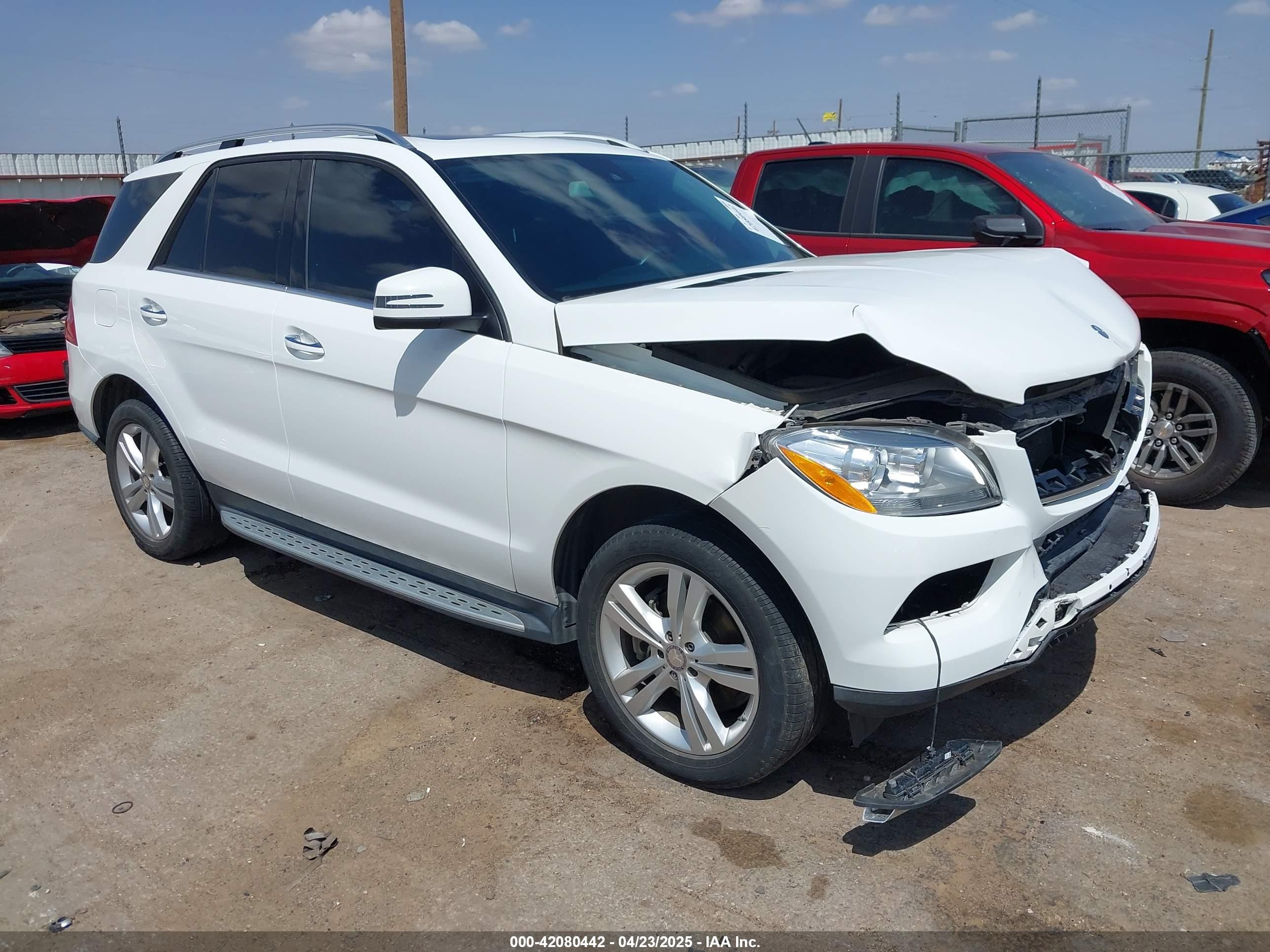 2015 Mercedes-Benz M 350, VIN 4JGDA5HB6FA606421 — Front end