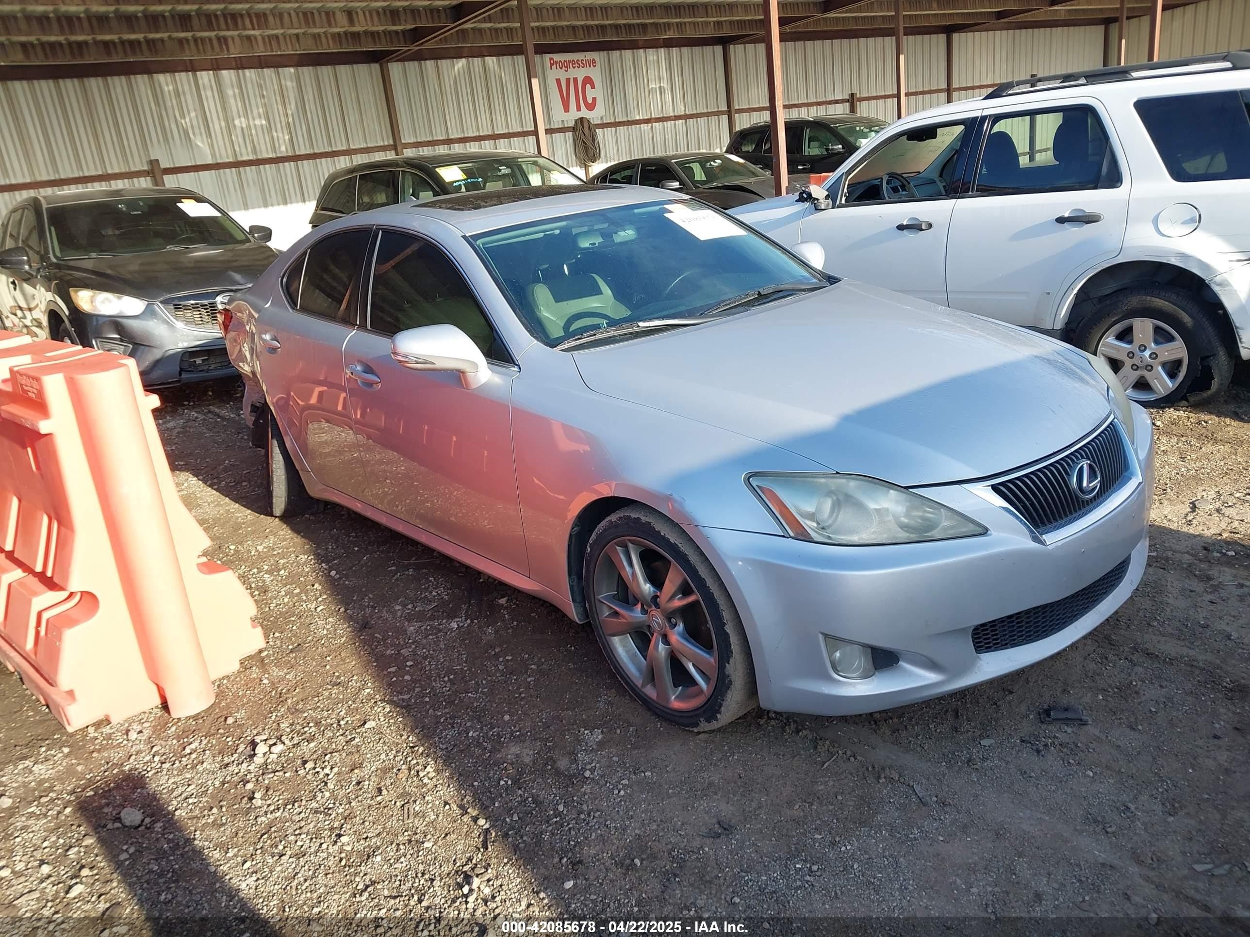 2009 Lexus IS 250, VIN JTHBK262X95095415 — Зад