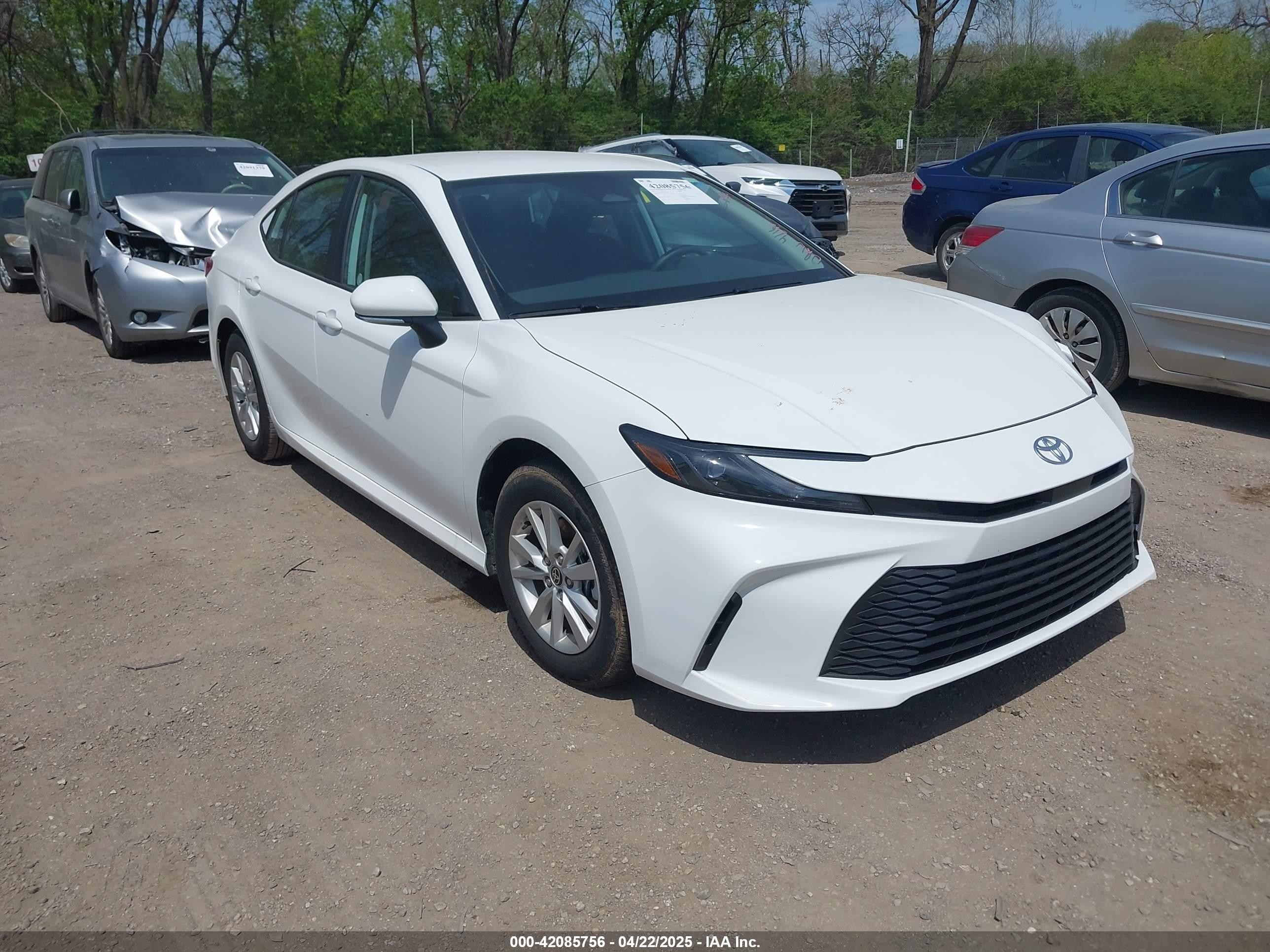 2025 Toyota Camry LE, VIN 4T1DAACKXSU131655 — Front end