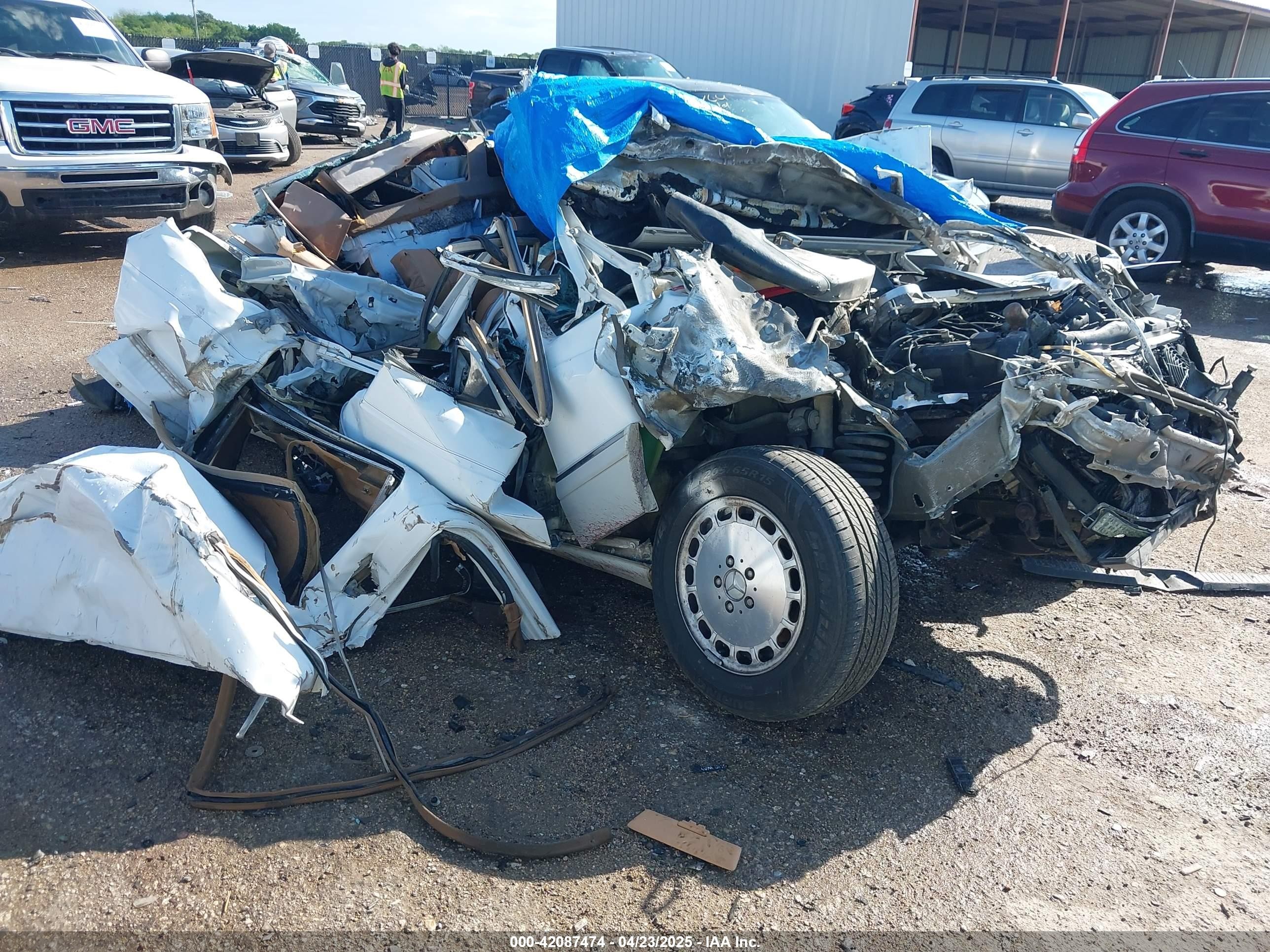 1990 Mercedes-Benz 420 SEL, VIN WDBCA35E9LA532912 — Rollover