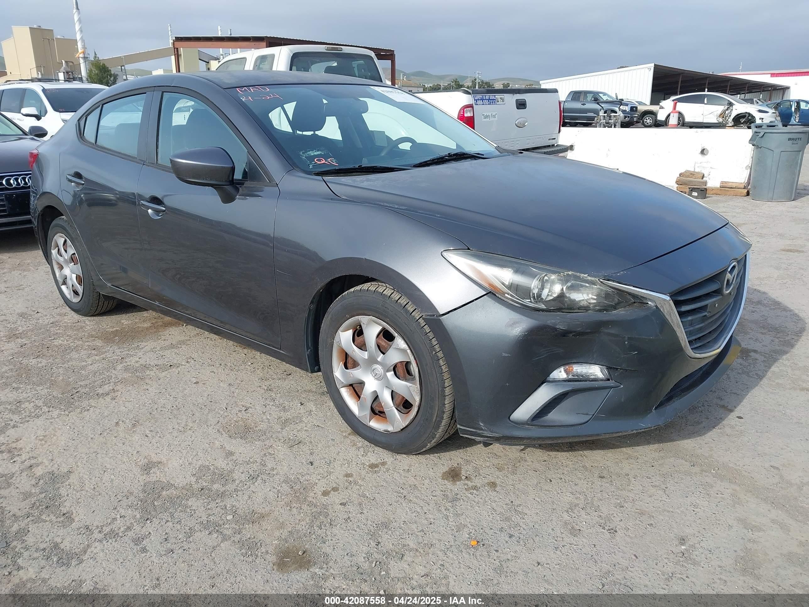 2014 Mazda 3 i Sport, VIN JM1BM1U75E1181320 — Зад