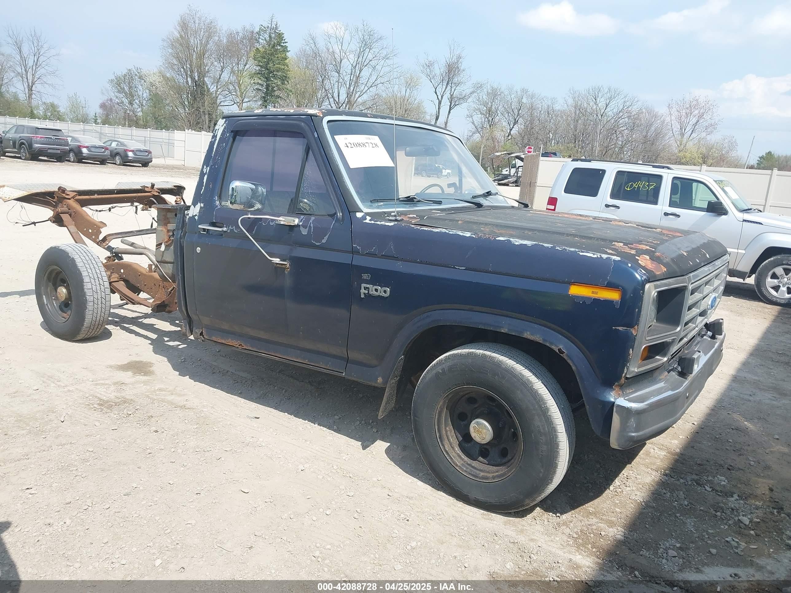 1983 Ford F-100, VIN 2FTCF10F6DCA65942 — Frame damage