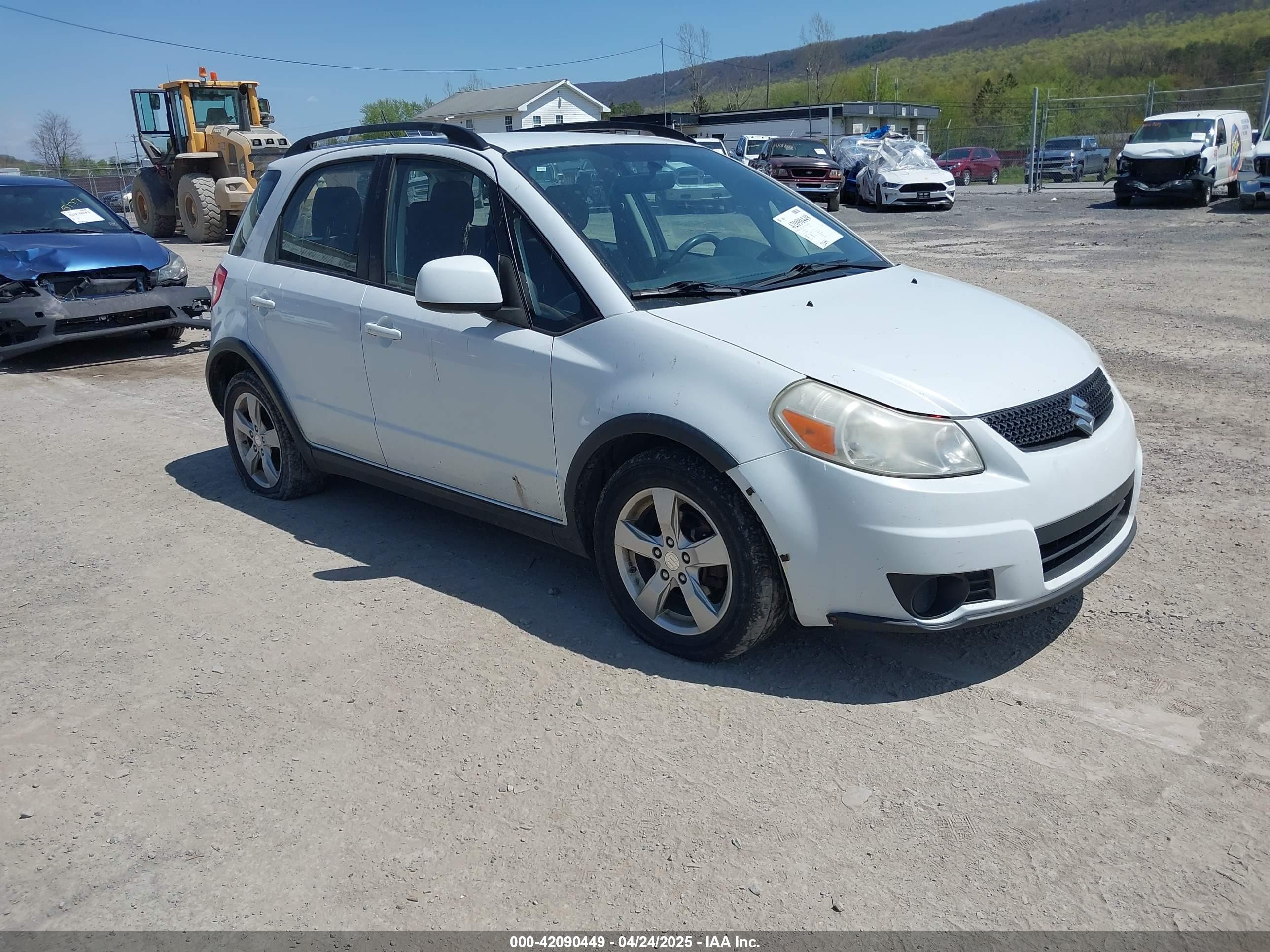 2012 Suzuki SX4 Crossover, VIN JS2YB5A35C6308615 — Side