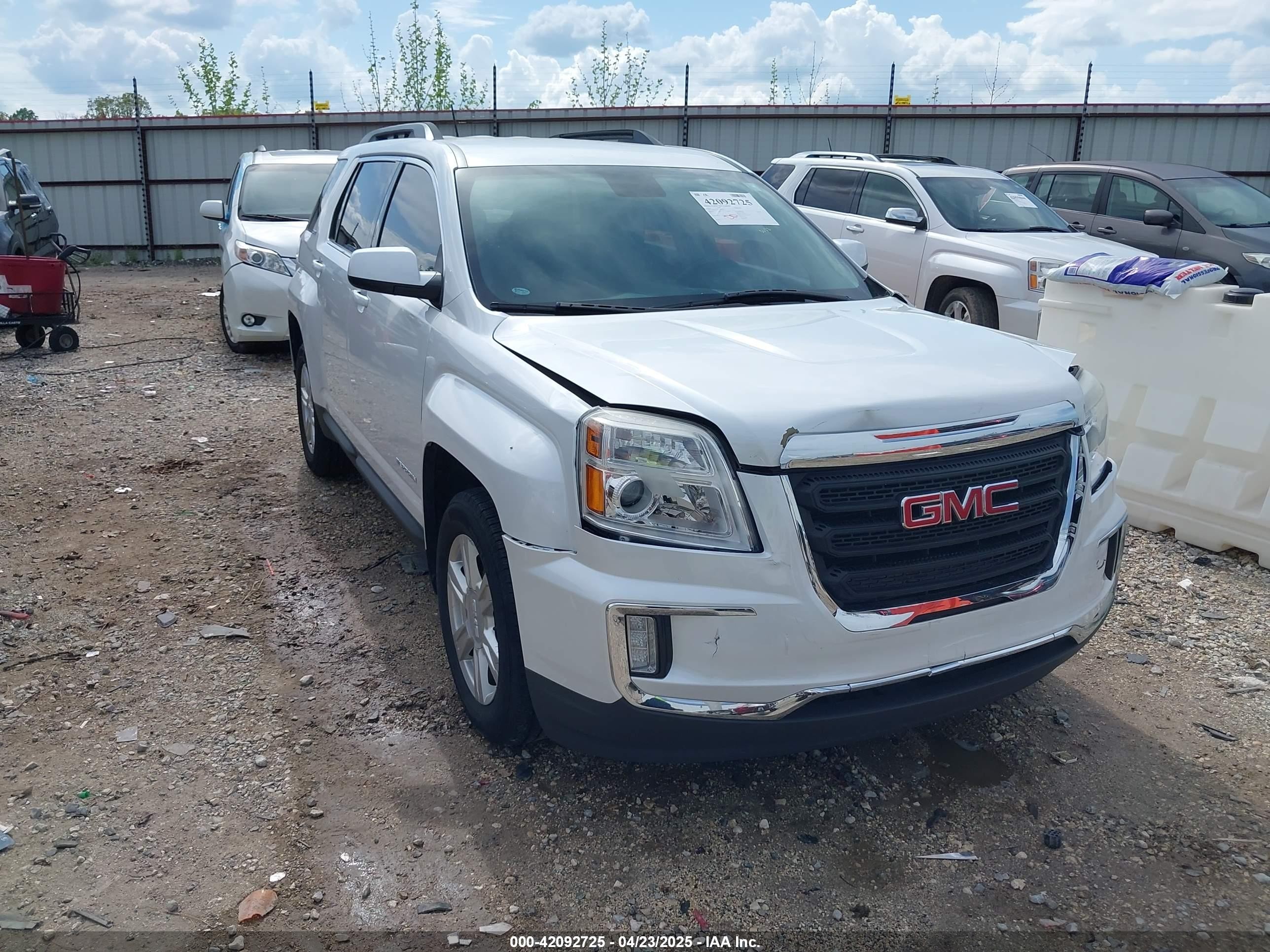 2016 GMC Terrain SLE, VIN 2GKFLTEK9G6258973 — Front end