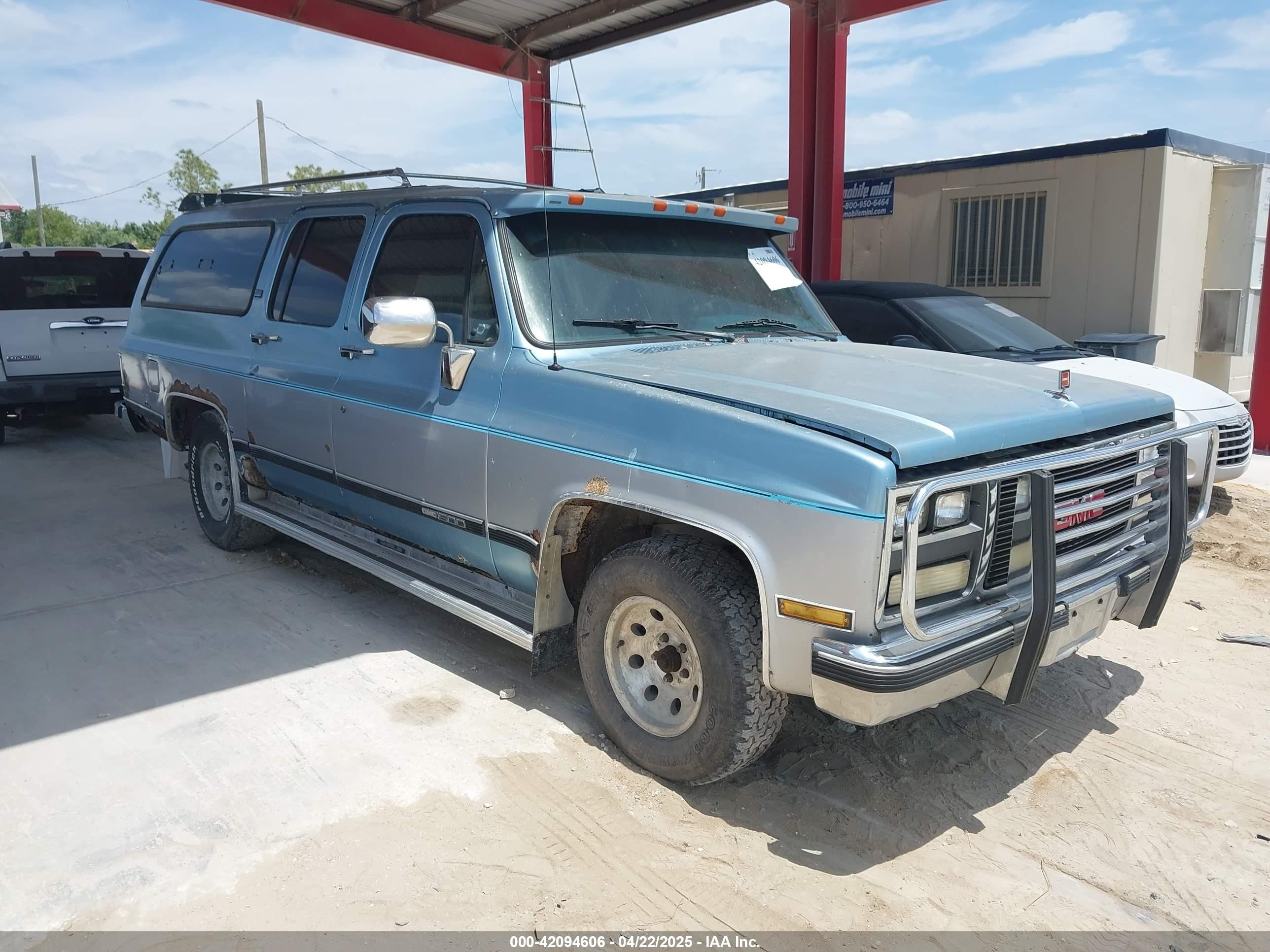 1989 GMC Suburban, VIN 1GKER16K1KF527429 — All over