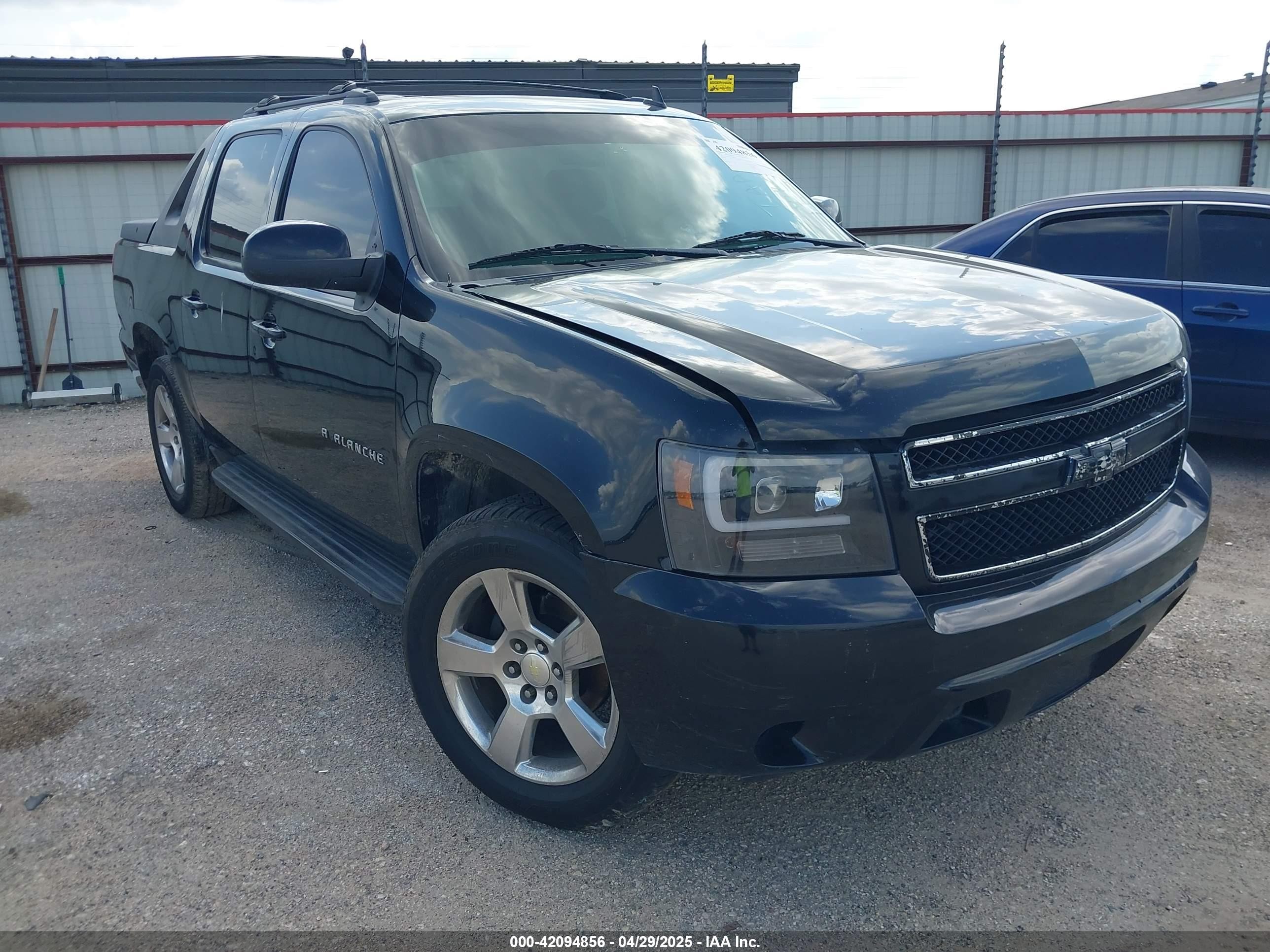 2011 Chevrolet Avalanche LS, VIN 3GNMCEE06BG288756 — Rear end