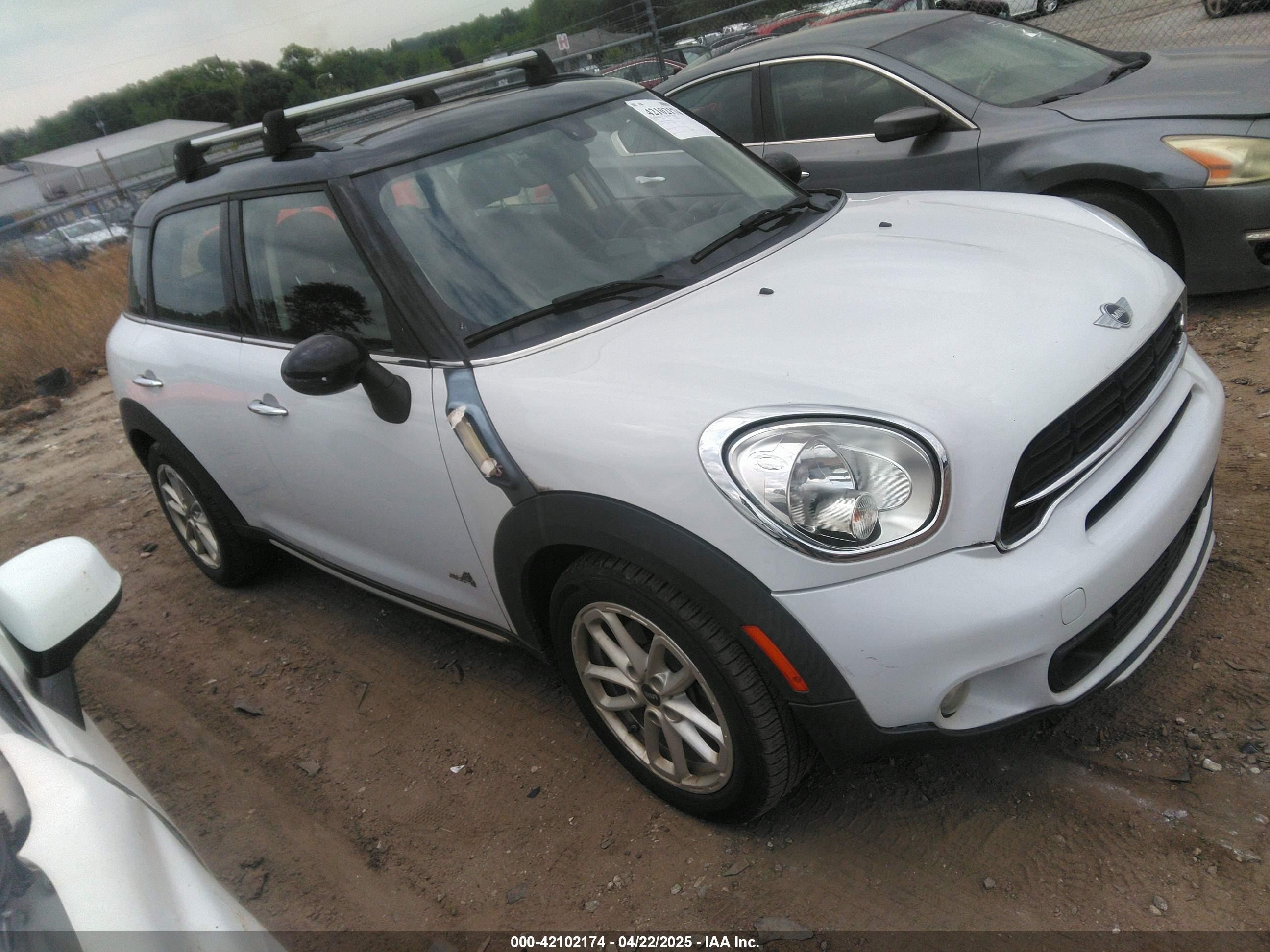 2015 MINI Countryman S, VIN WMWZC5C51FWP48214 — Normal wear