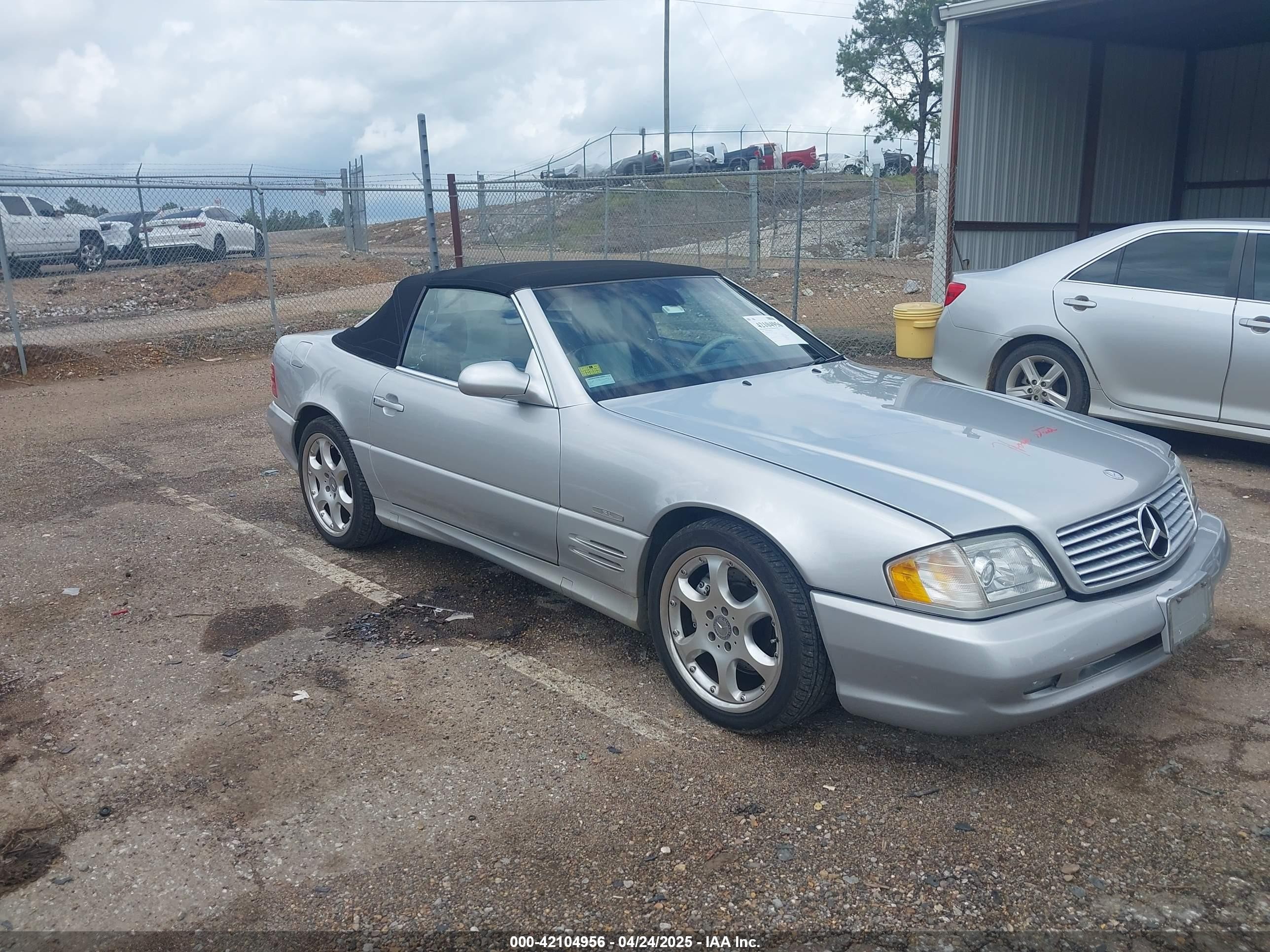 2002 Mercedes-Benz SL 500, VIN WDBFA68F22F202906 — Not stated
