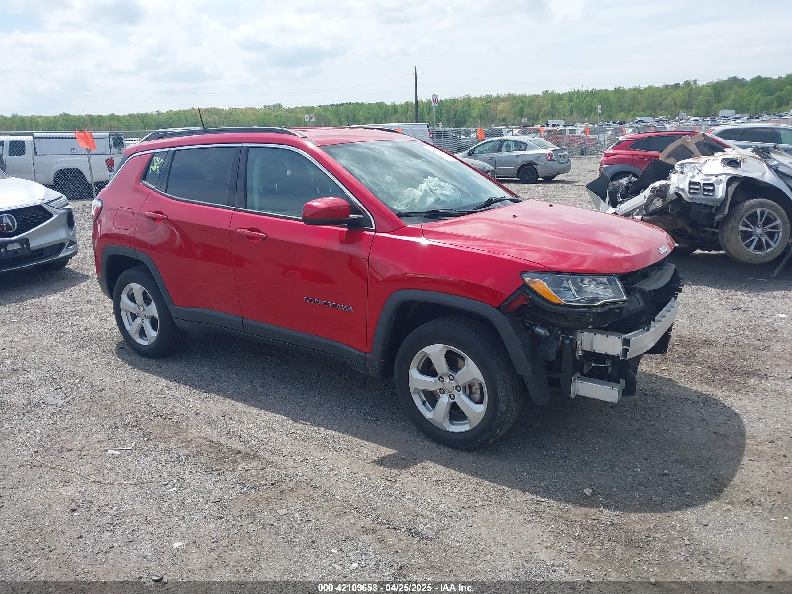 2020 Jeep Compass North, VIN 3C4NJDBB1LT135570 — Front end