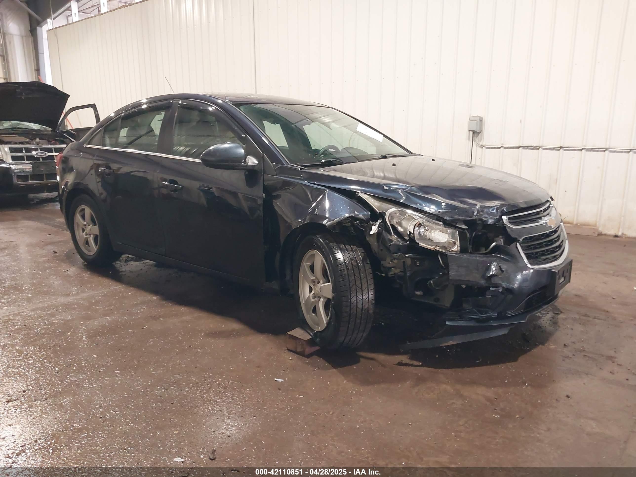 2016 Chevrolet Cruze LT, VIN 1G1PE5SB0G7171210 — Front end