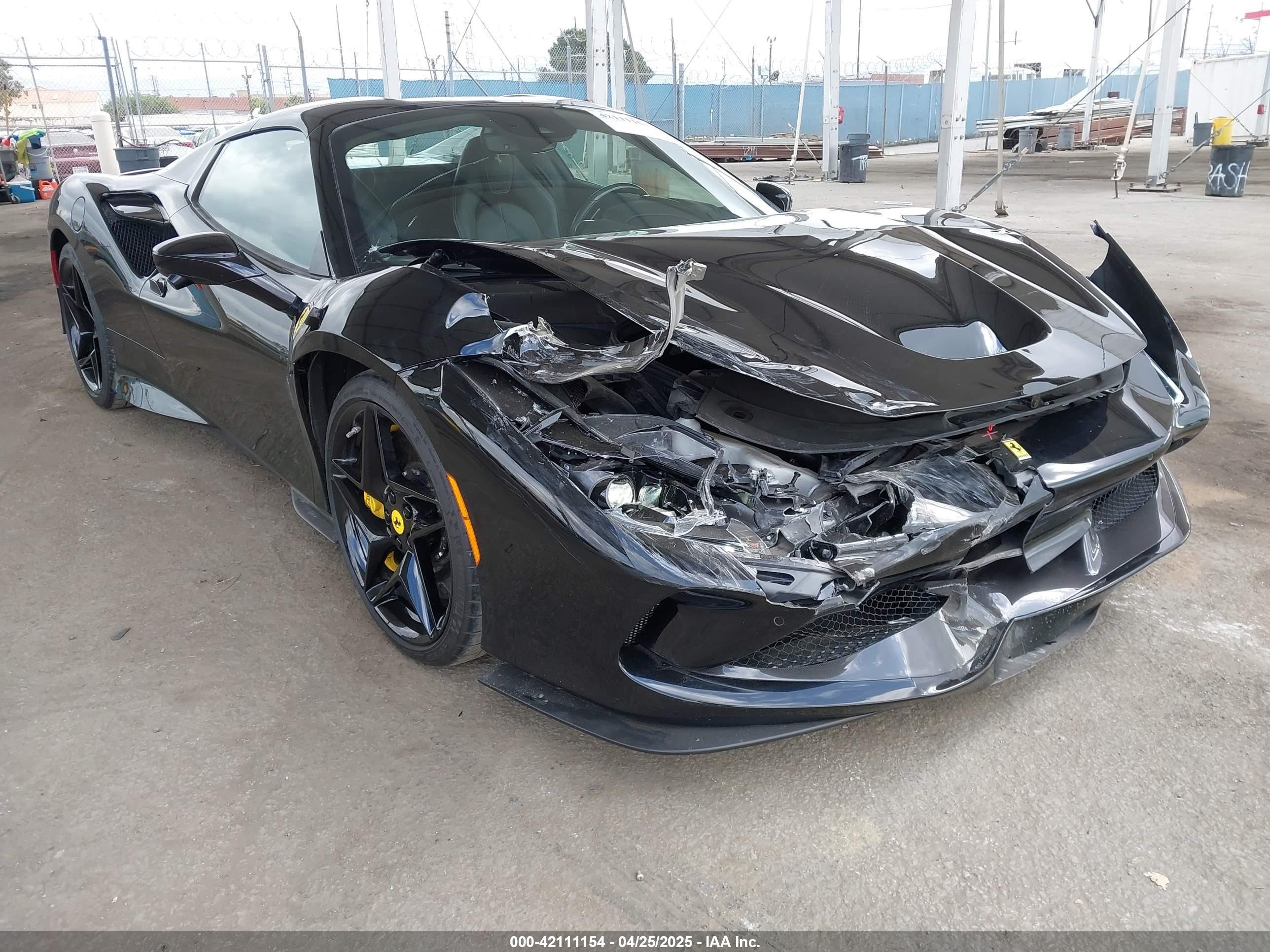 2022 Ferrari F8, VIN ZFF93LMA4N0277116 — Перед
