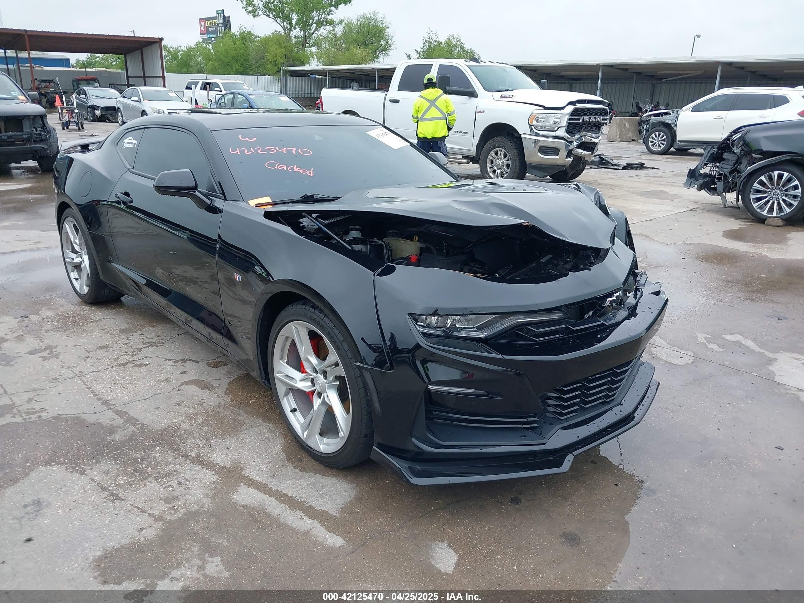 2021 Chevrolet Camaro 2SS, VIN 1G1FH1R75M0120917 — Front end