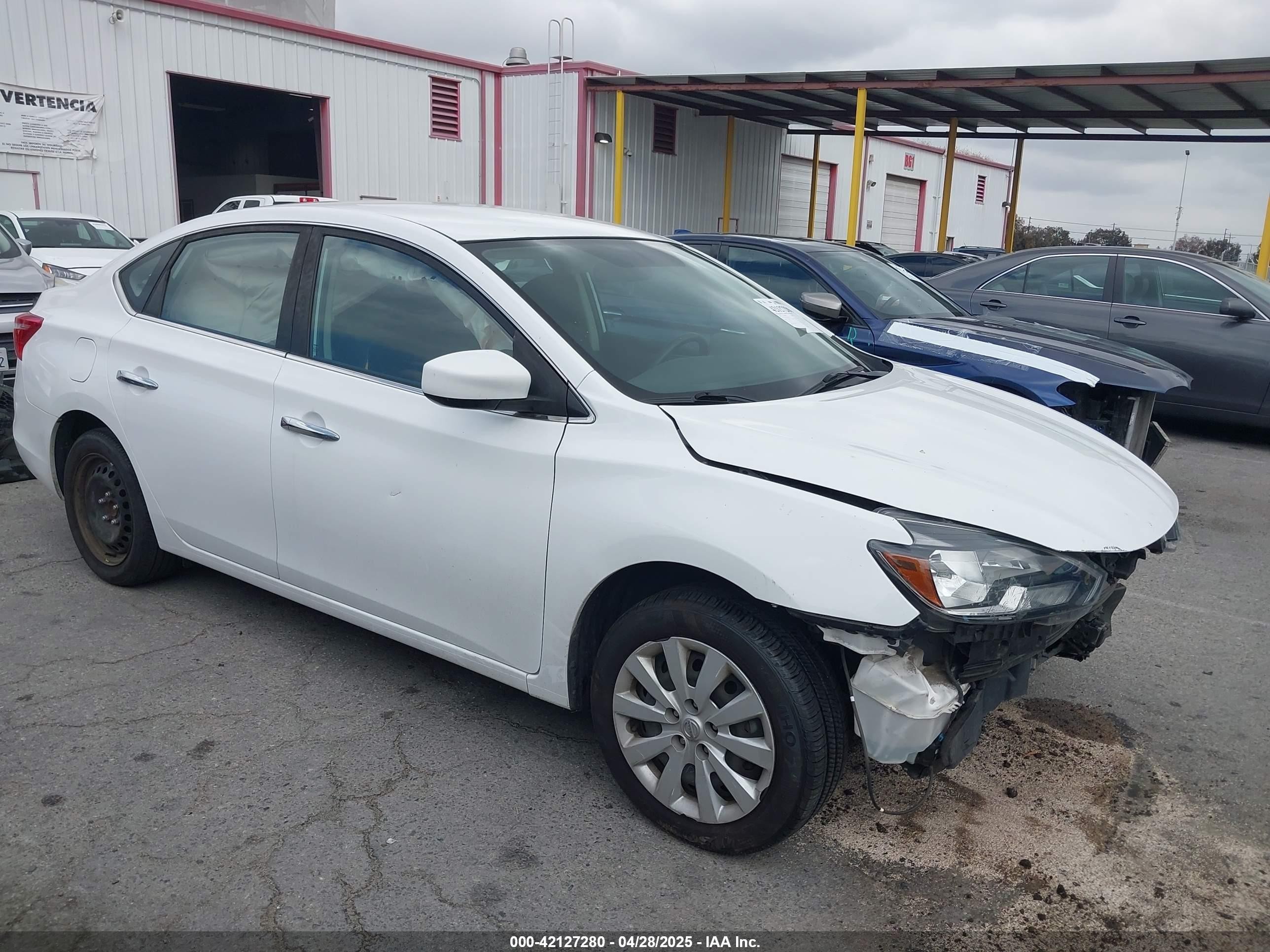 2018 Nissan Sentra SR, VIN 3N1AB7AP8JY296737 — Перед