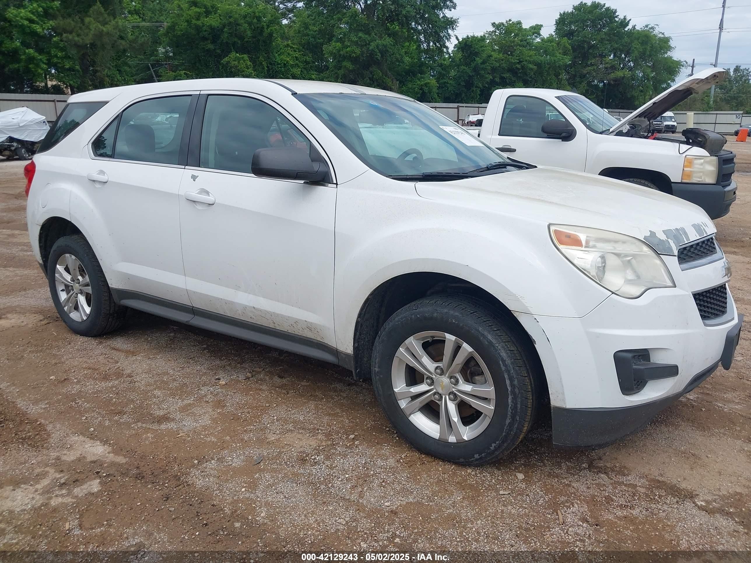 2014 Chevrolet Equinox LS, VIN 2GNALAEK9E6172416 — Front end