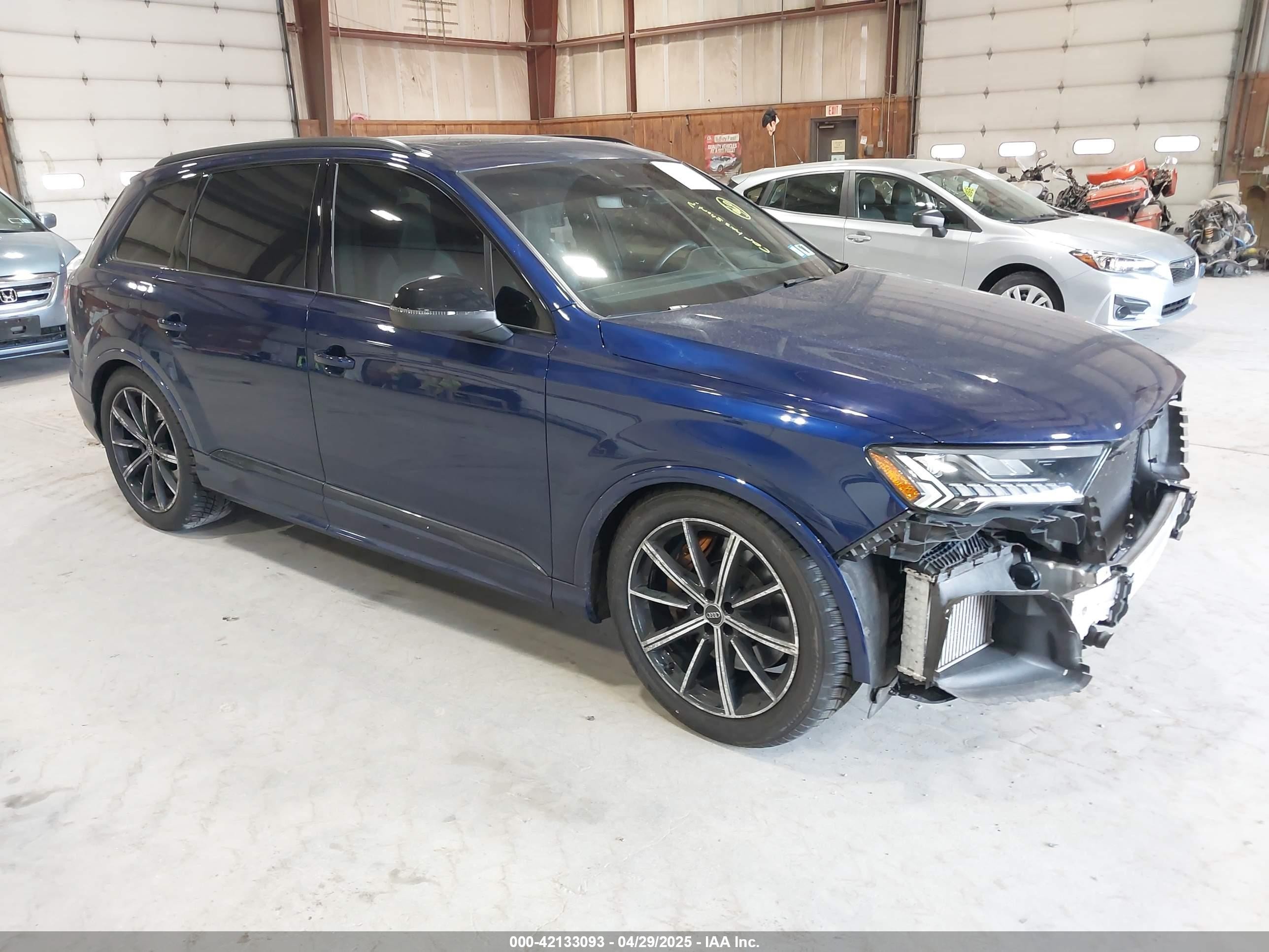 2020 Audi SQ7, VIN WA1VWAF73LD013508 — Перед