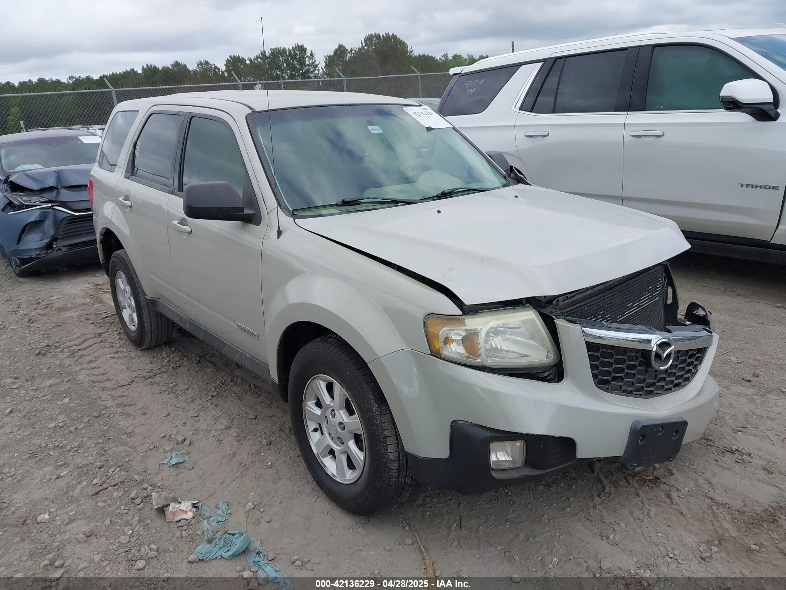 2008 Mazda Tribute Grand Touring, VIN 4F2CZ02Z88KM22077 — Front end