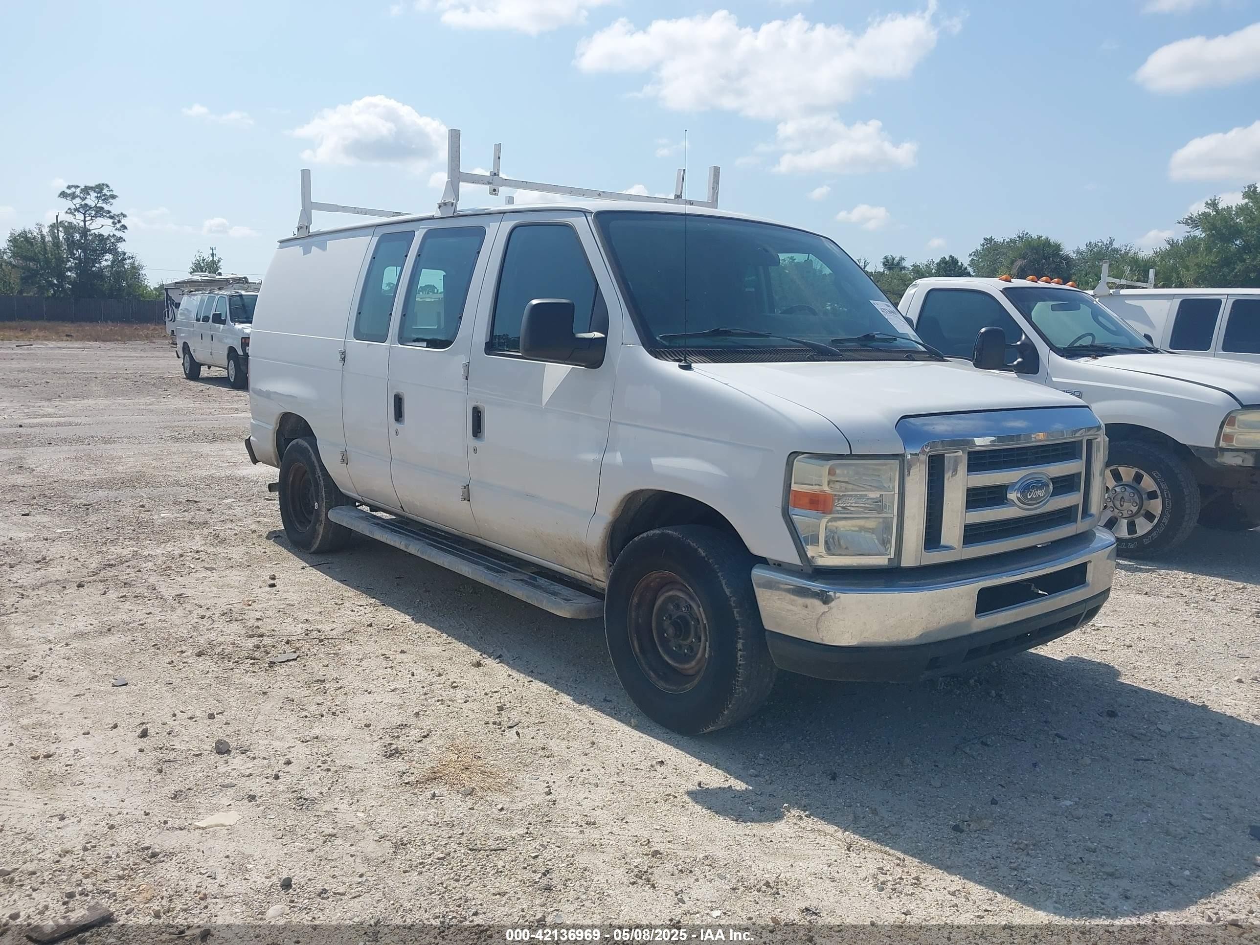 2013 Ford Econoline Cargo Commercial, VIN 1FTNE2EW4DDA25532 — Rear end