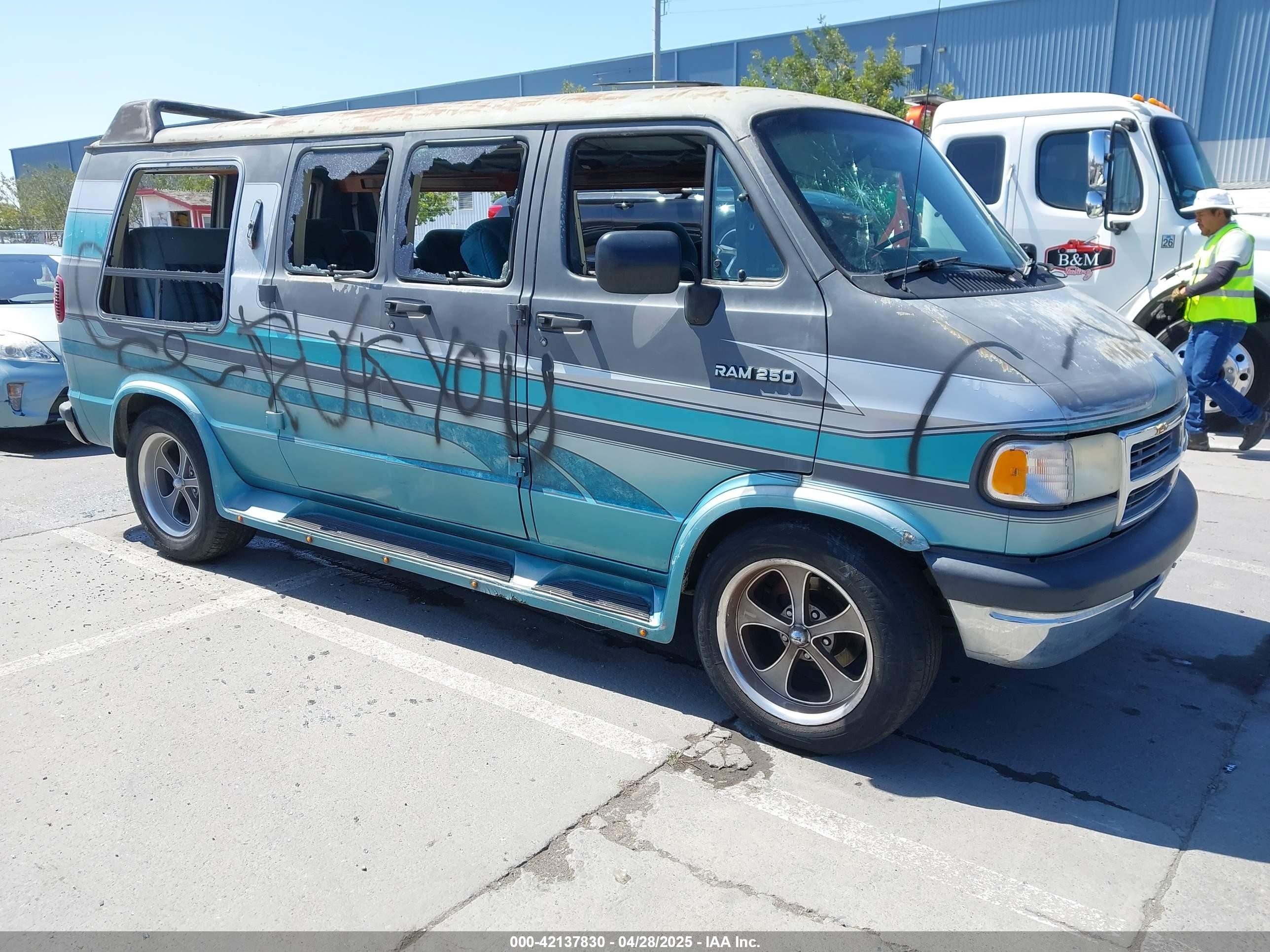 1994 Dodge Cargo, VIN 2B7HB21Y7RK152334 — Vandalism
