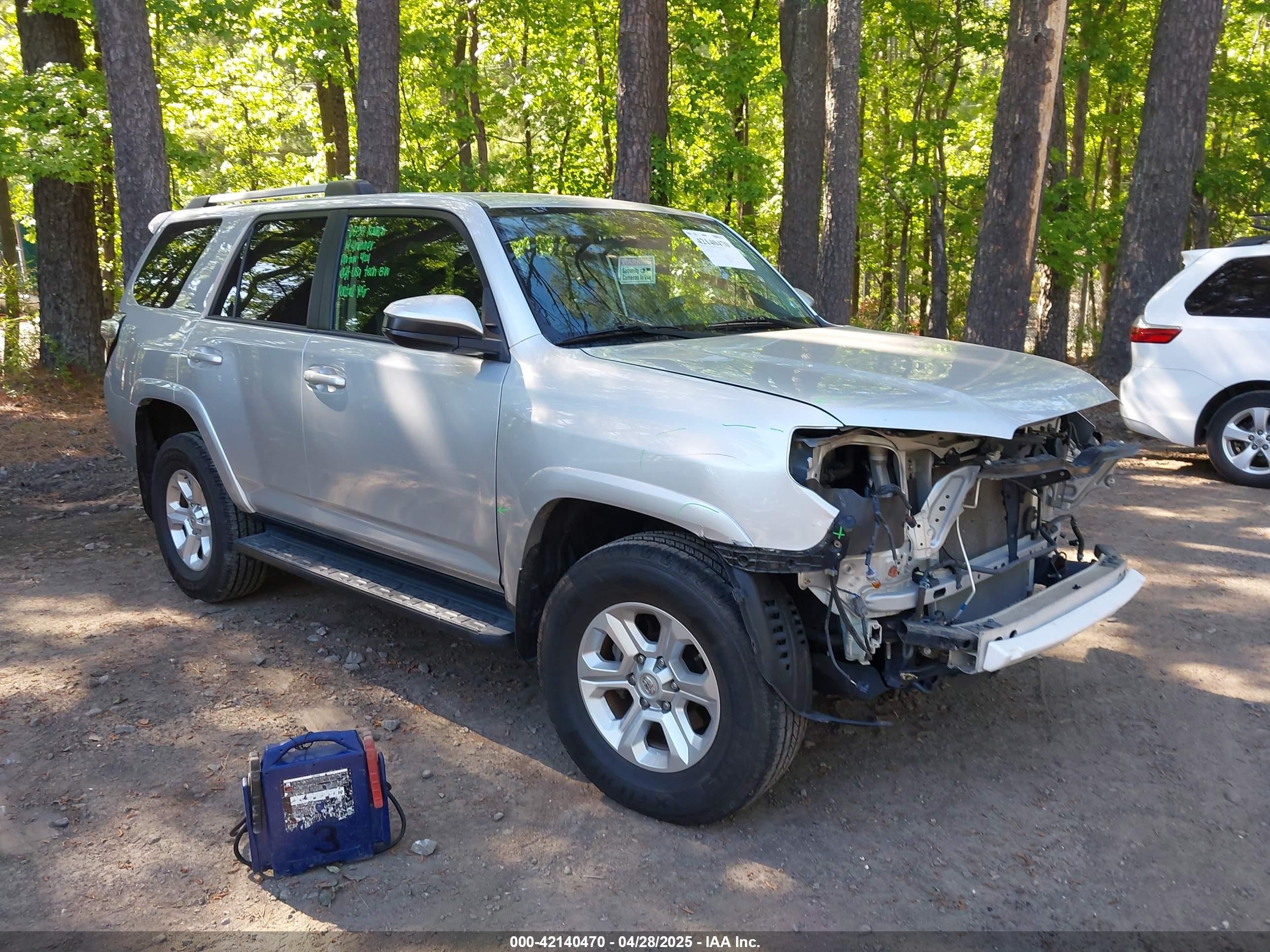 2019 Toyota 4Runner SR5, VIN JTEBU5JR7K5656026 — All over