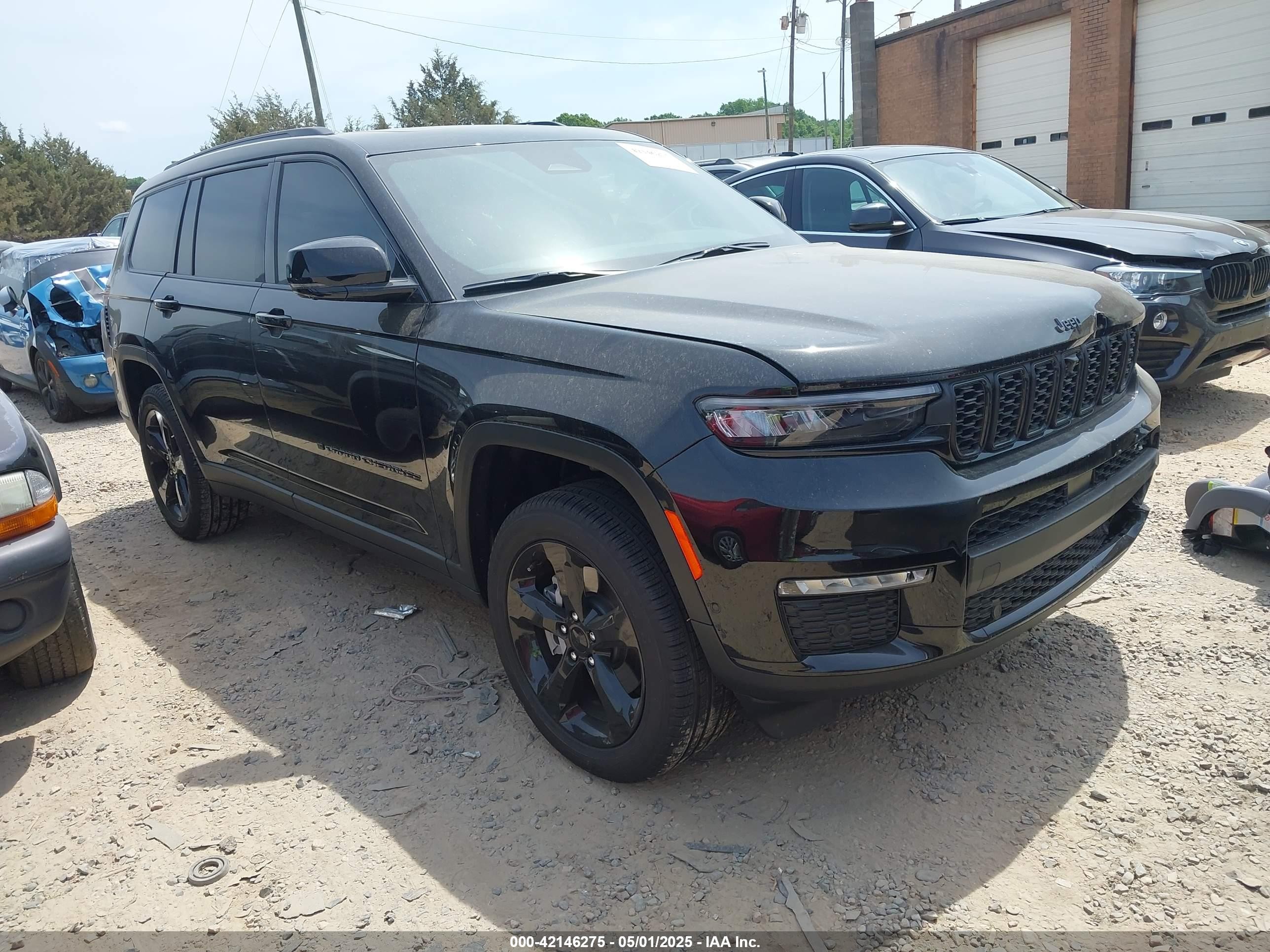 2025 Jeep Grand Cherokee Limited, VIN 1C4RJKBG3S8634370 — Зад