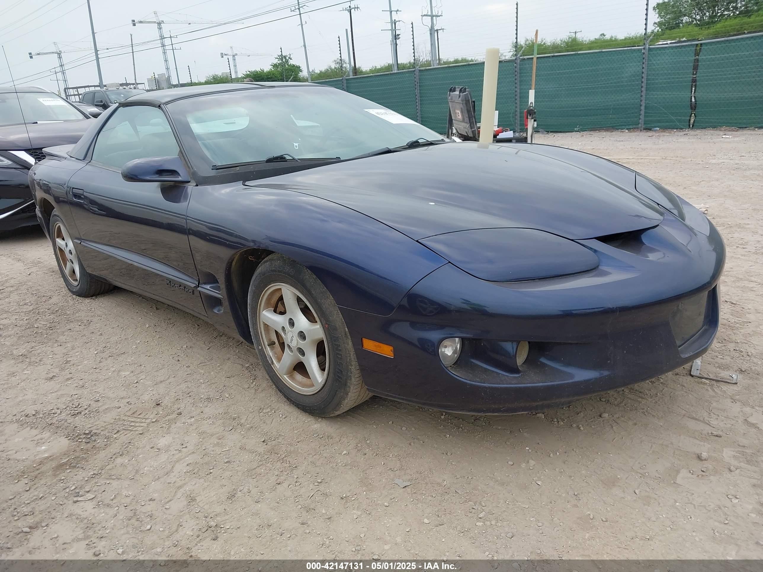 1999 Pontiac Firebird Firebird, VIN 2G2FS22K2X2232076 — Механическое