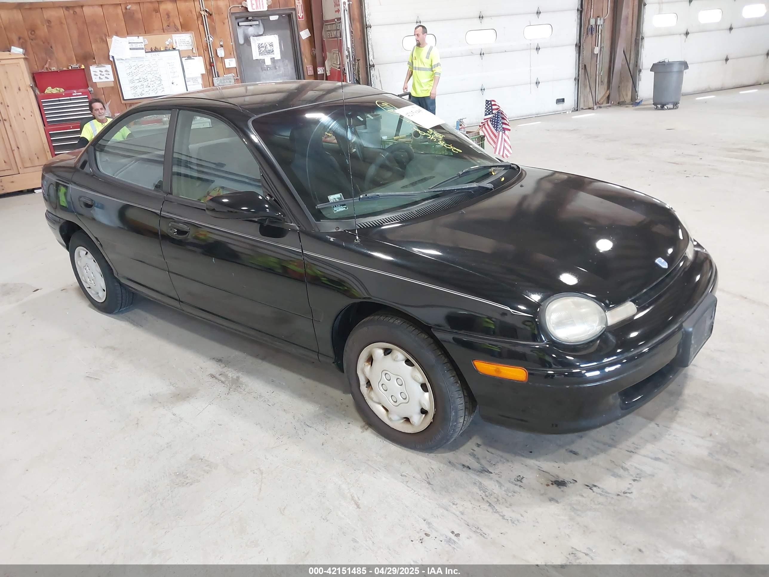 1997 Dodge Neon, VIN 1B3ES27C5VD102164 — Front end