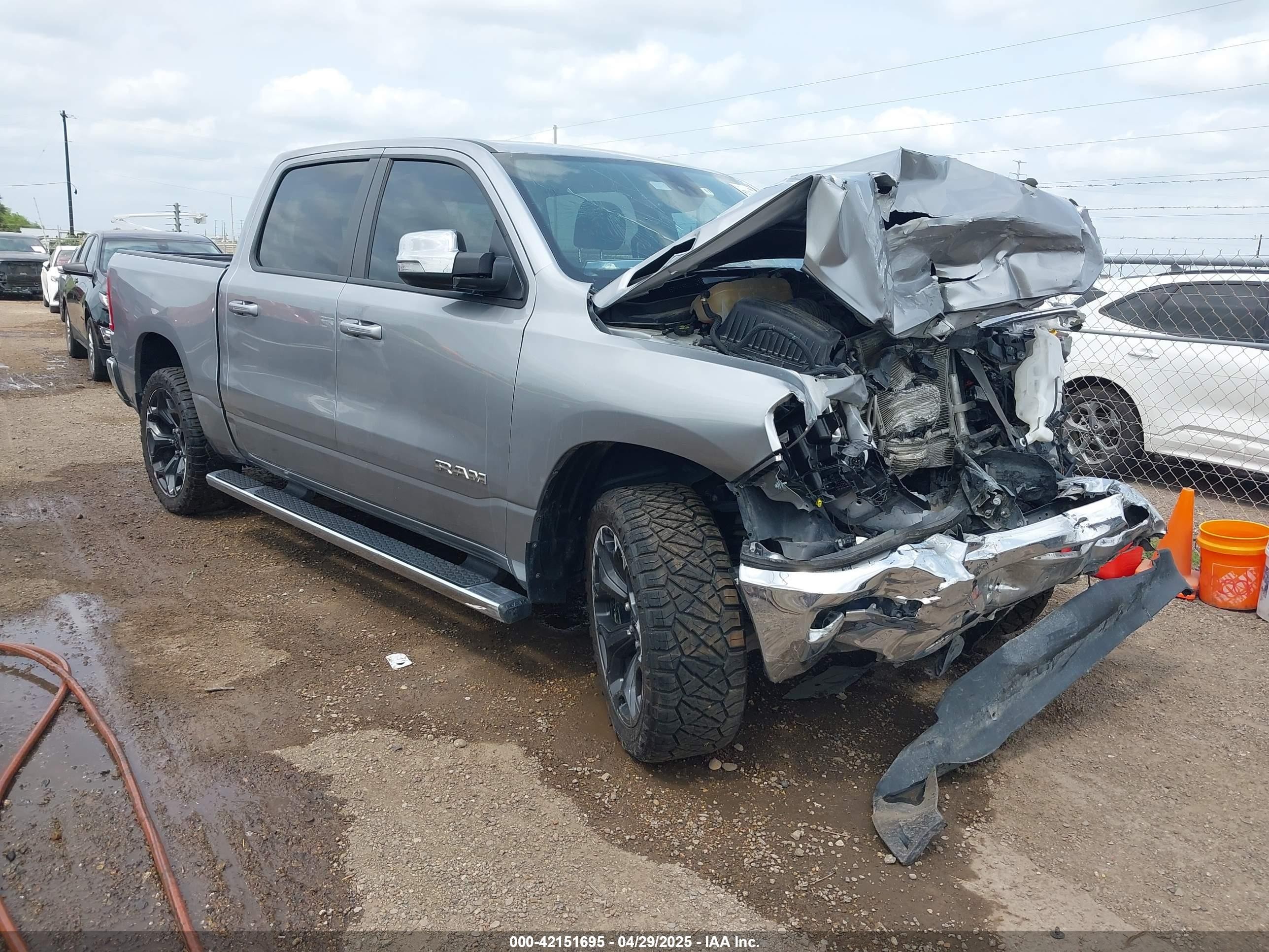 2022 Ram 1500 Big Horn, VIN 1C6RRFFG6NN343191 — Перед