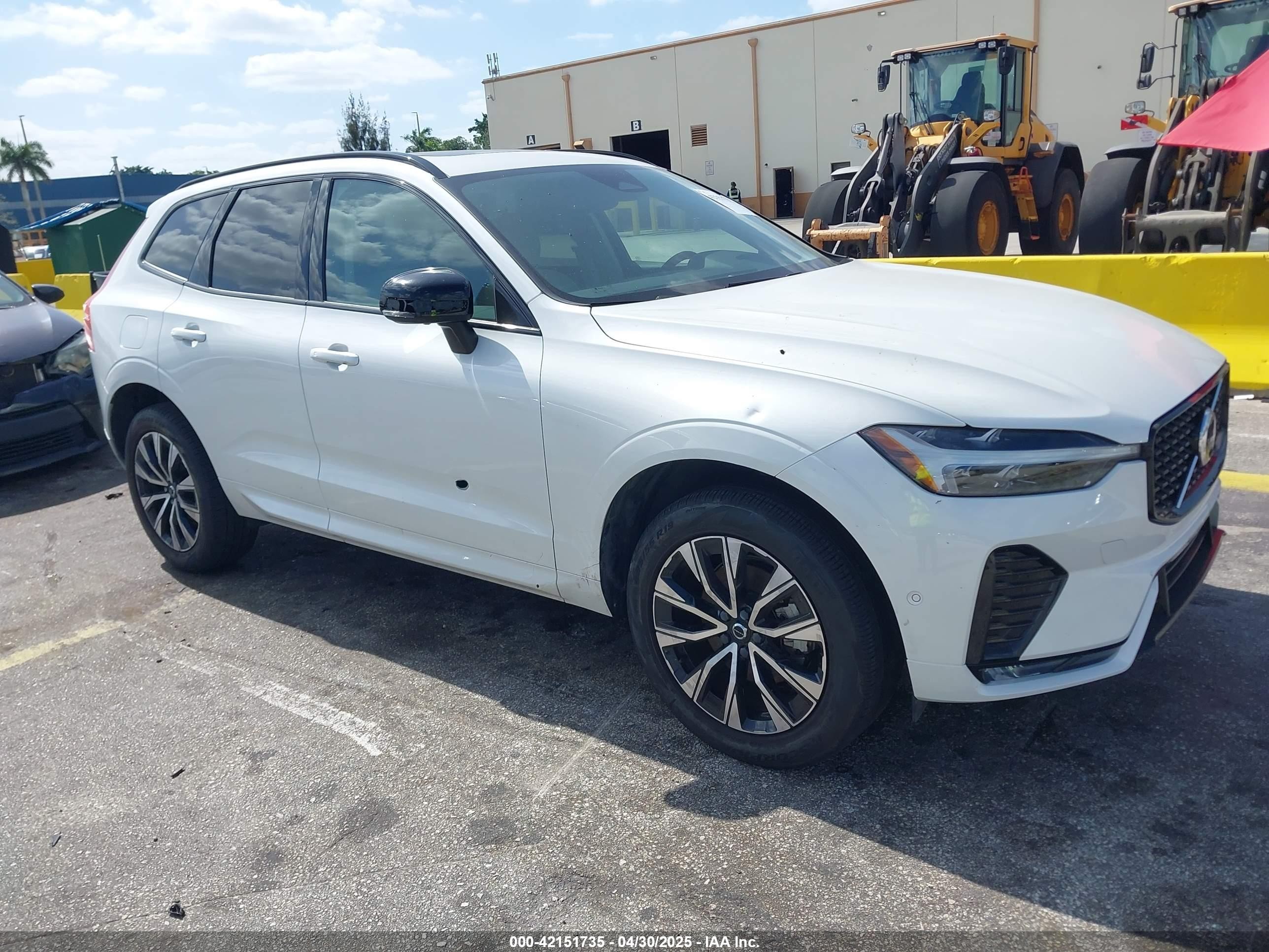 2024 Volvo XC60 Plus Dark Theme, VIN YV4L12RL2R1767596 — Vandalism