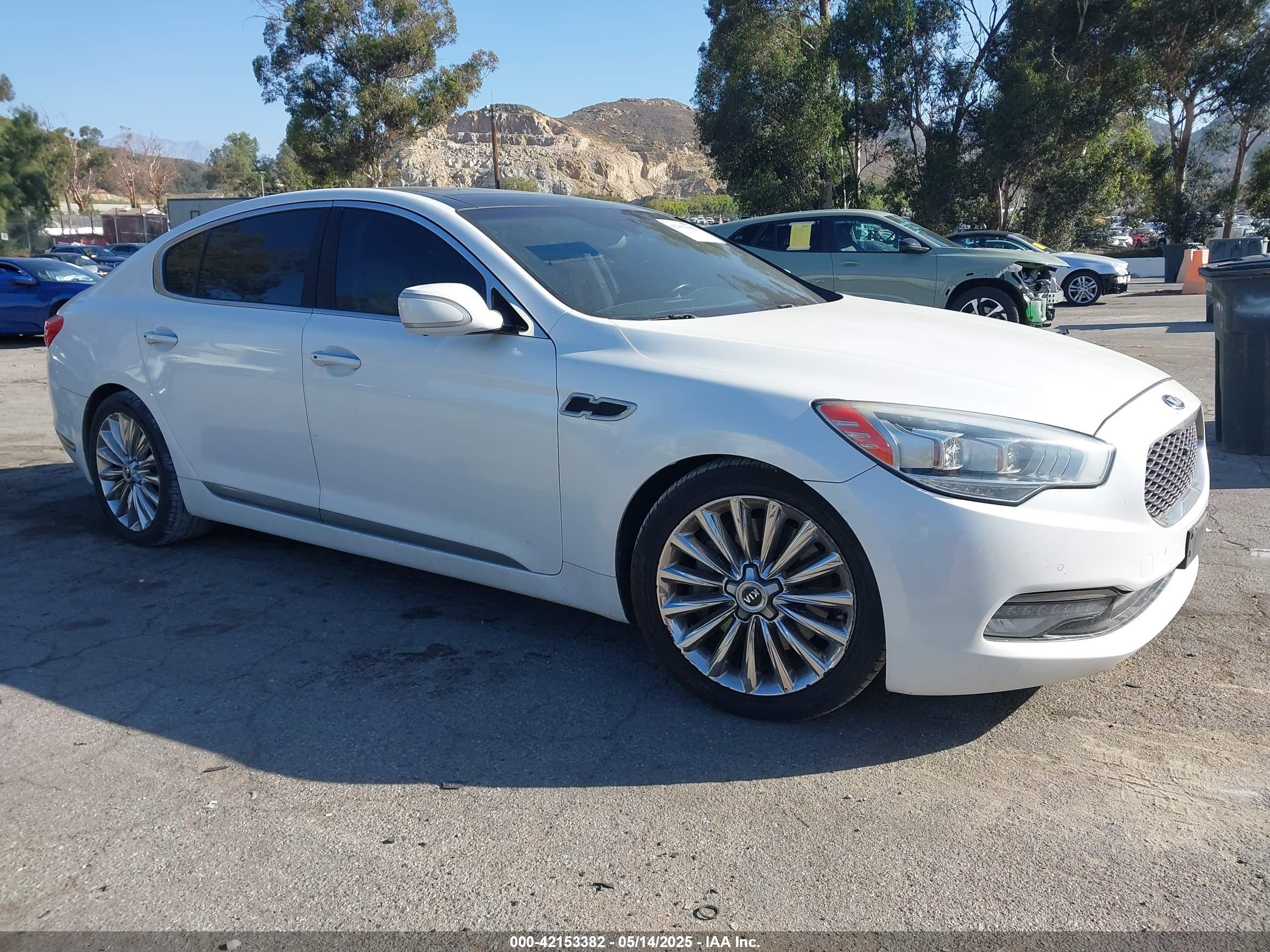 2015 Kia K900 Luxury, VIN KNALW4D48F6017471 — Front end