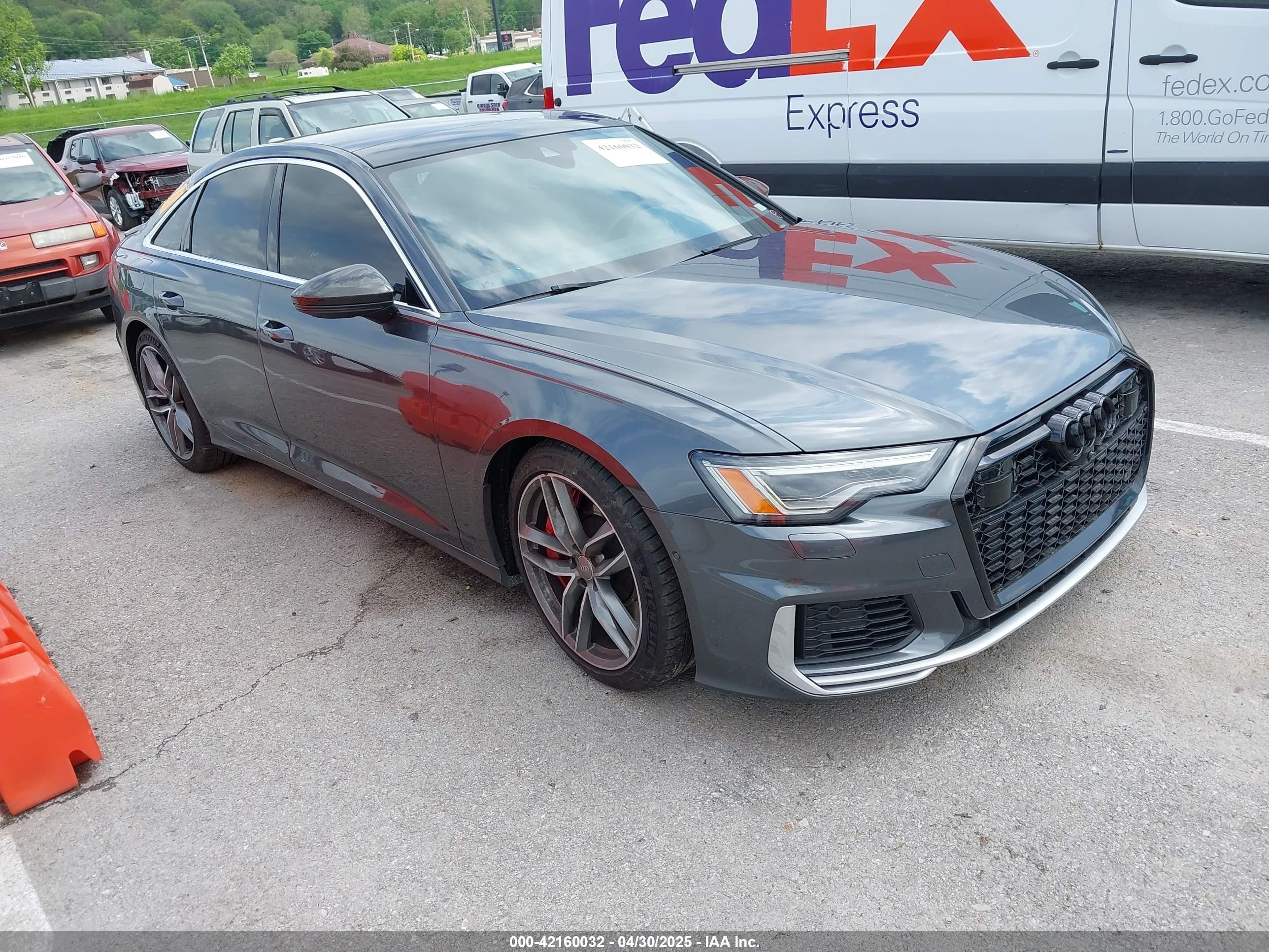 2020 Audi S6 Premium Plus, VIN WAUDFAF28LN037283 — Зад