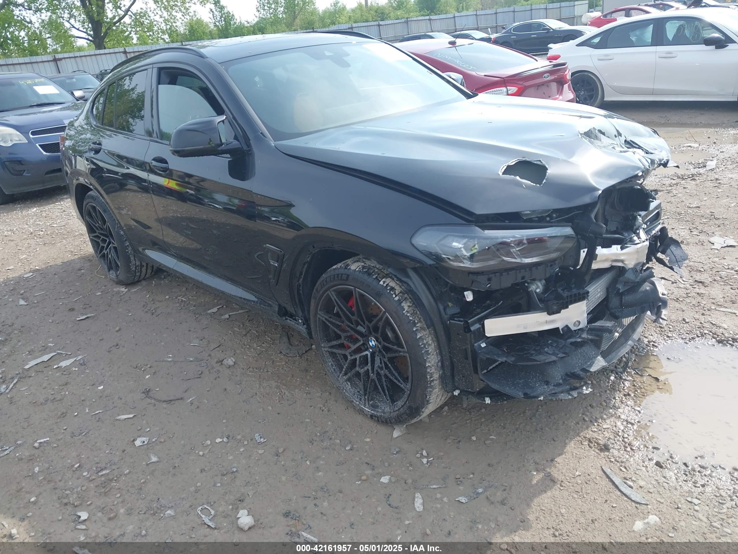 2025 BMW X4 M, VIN 5YM23EC03S9Y39493 — Перед