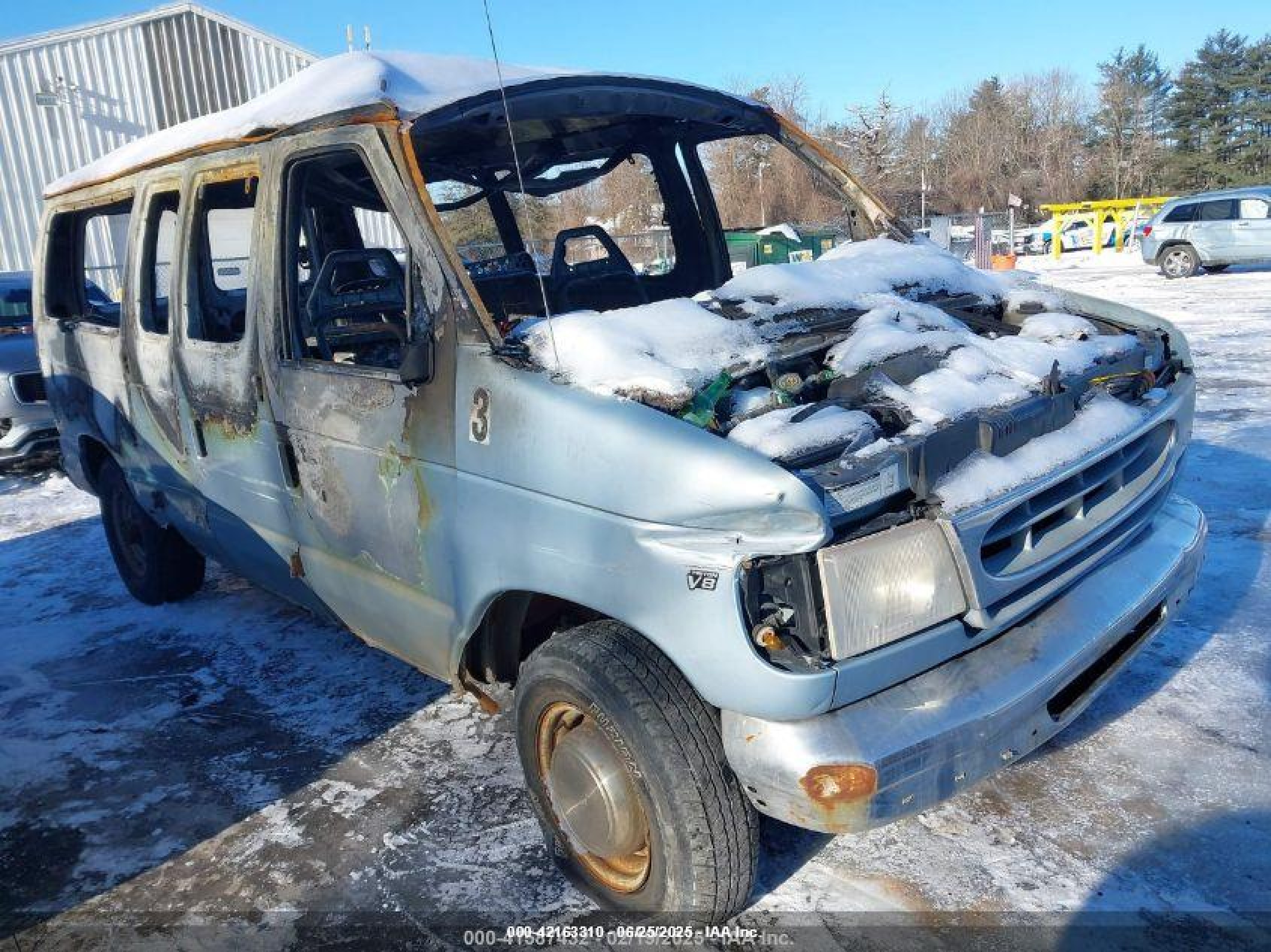 1998 Ford Econoline Wagon XL, VIN 1FBNE31L1WHA17700 — Burn