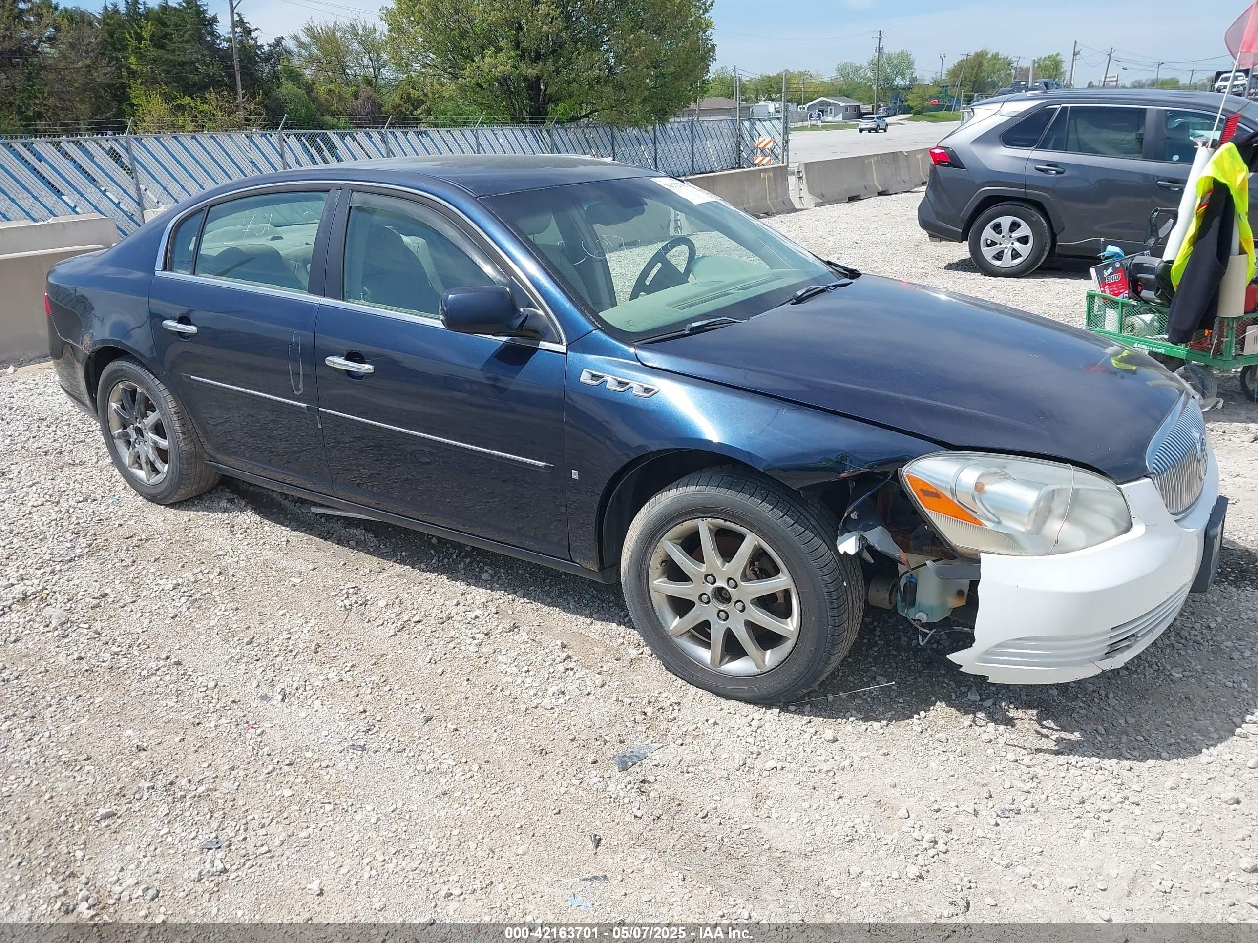 2006 Buick Lucerne CXL, VIN 1G4HD57256U217357 — Side