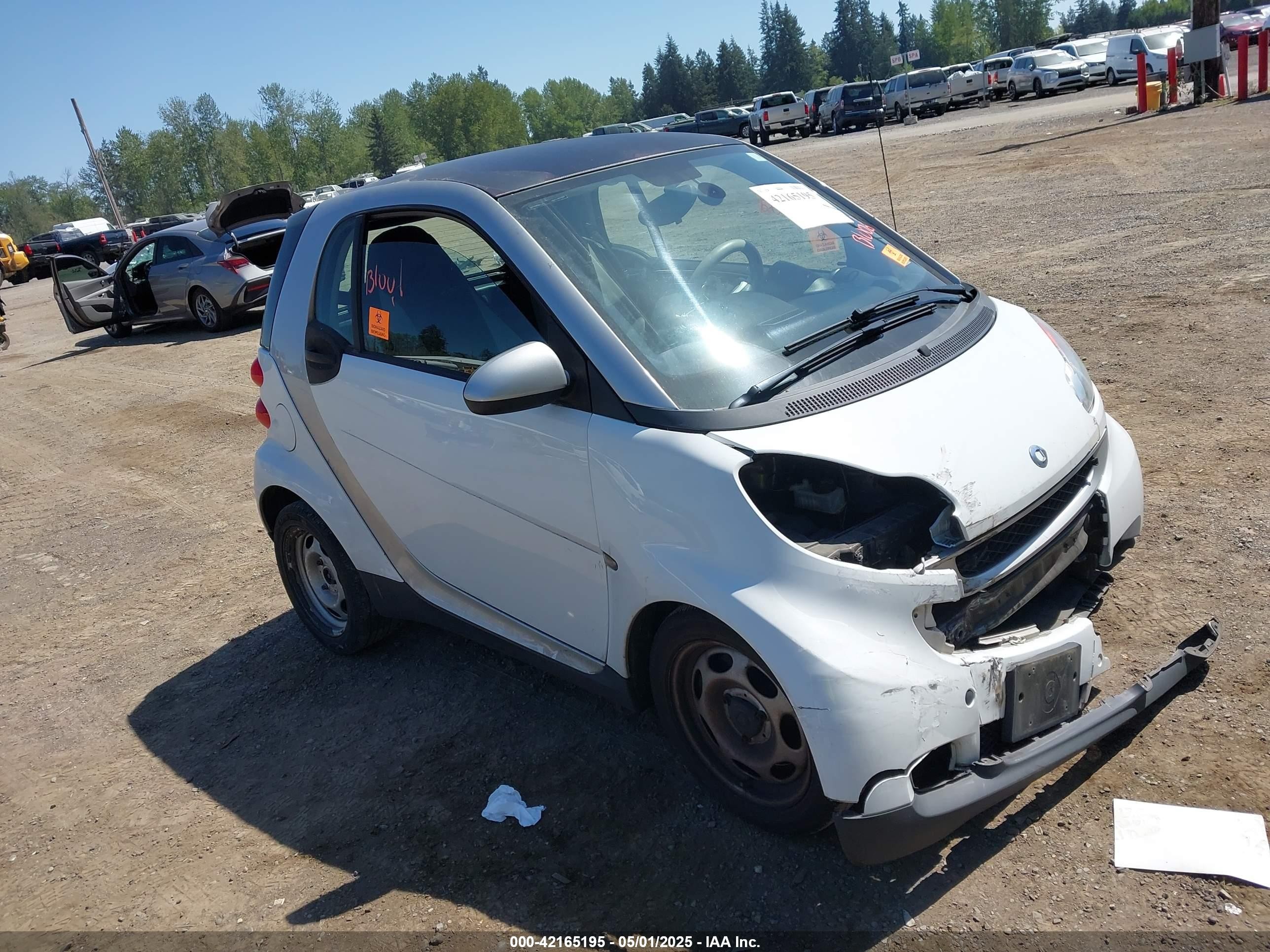 2012 Smart fortwo Pure, VIN WMEEJ3BAXCK563660 — Front end