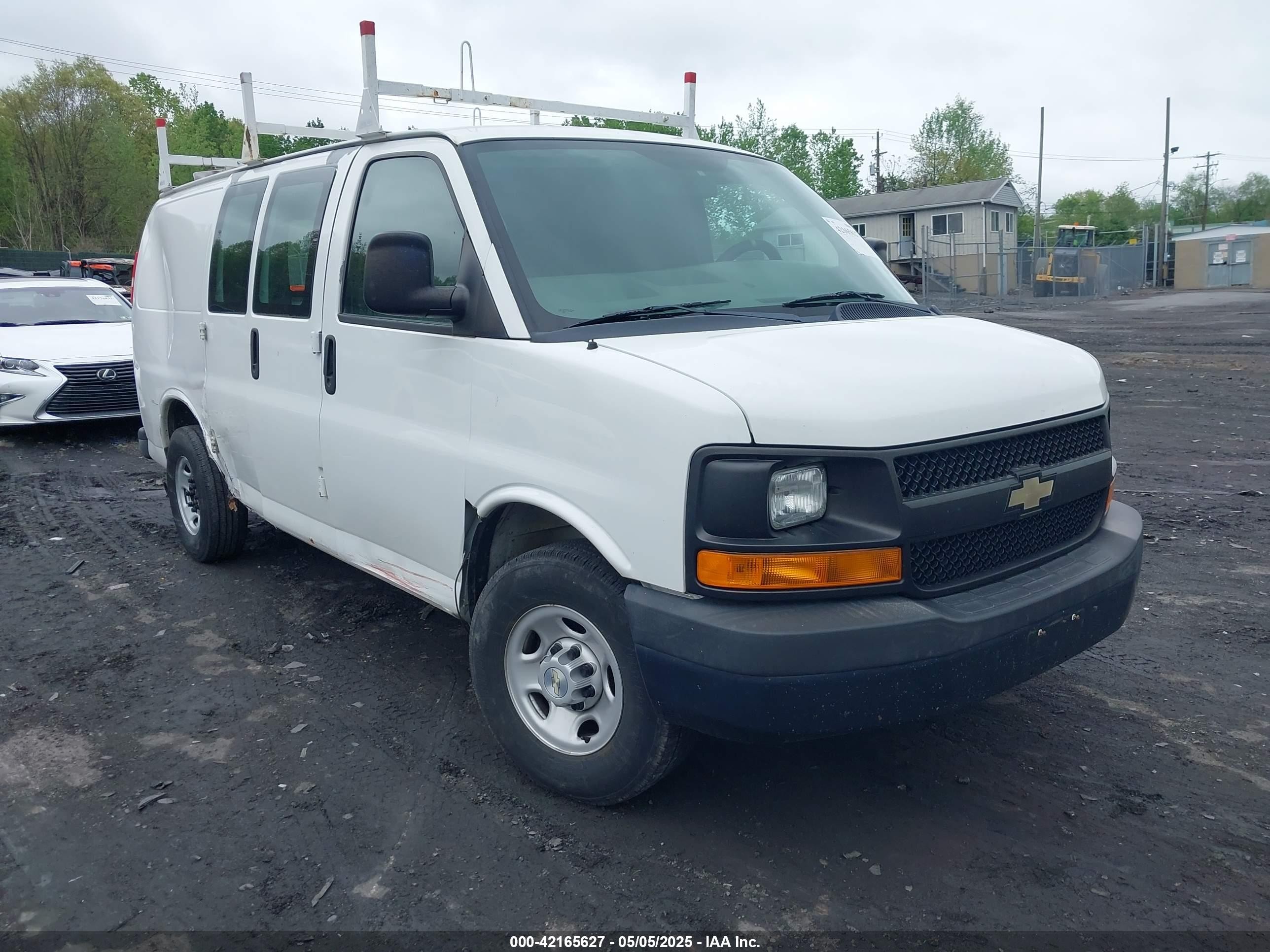 2012 Chevrolet Express 2500, VIN 1GCWGFBG8C1112269 — Side