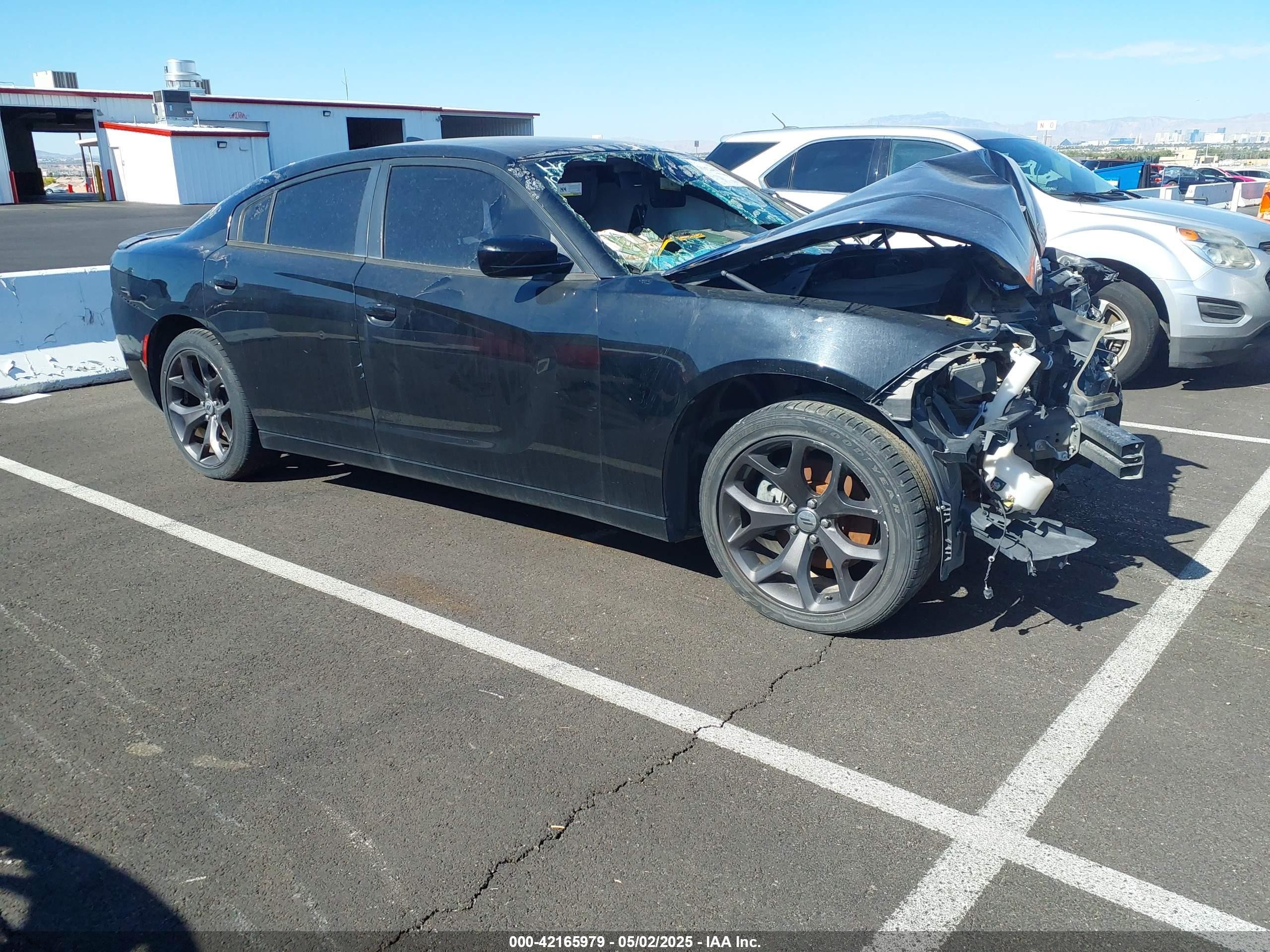 2017 Dodge Charger SXT, VIN 2C3CDXHGXHH667584 — Фото с аукциона
