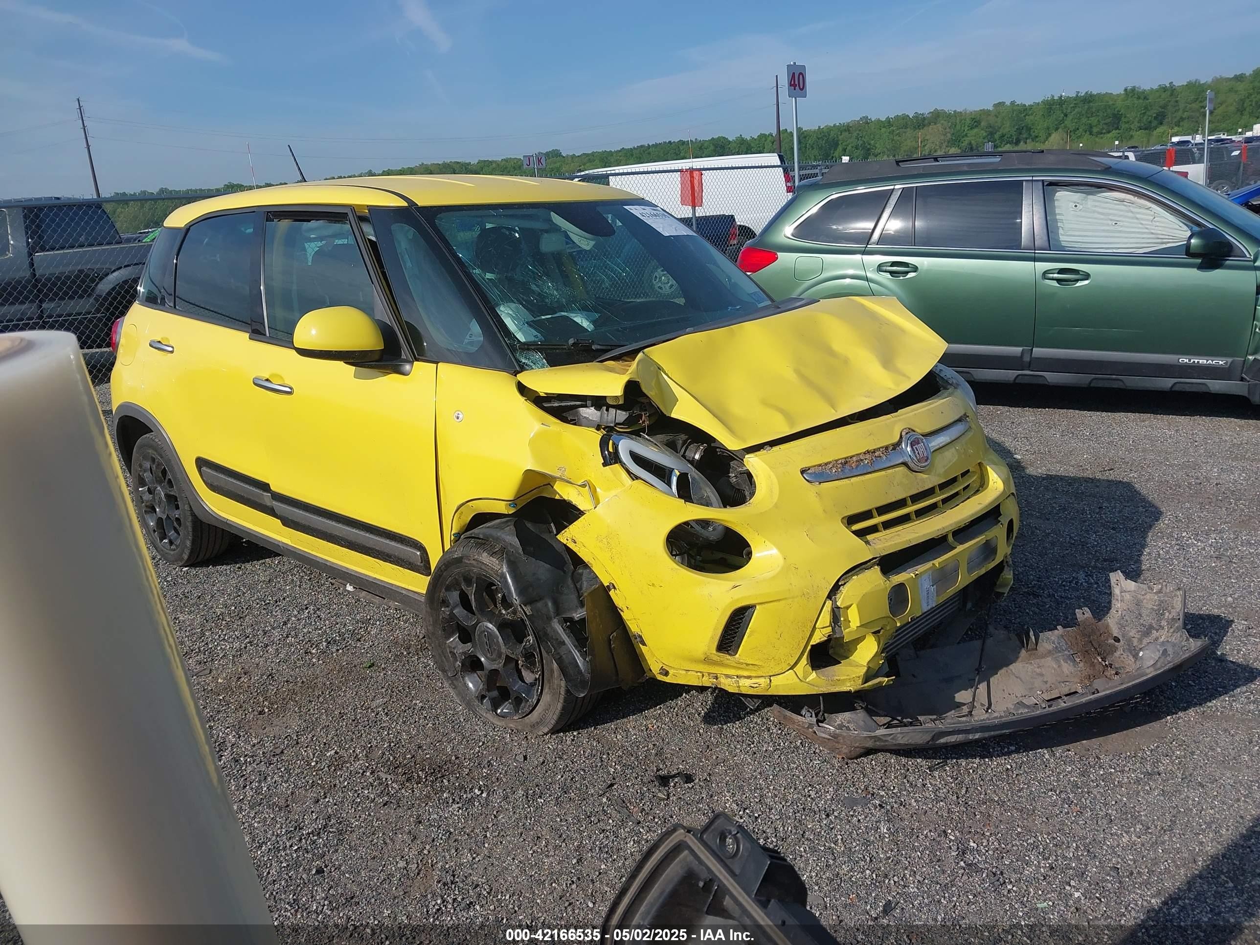 2014 FIAT 500L Trekking, VIN ZFBCFADH1EZ021527 — Front end