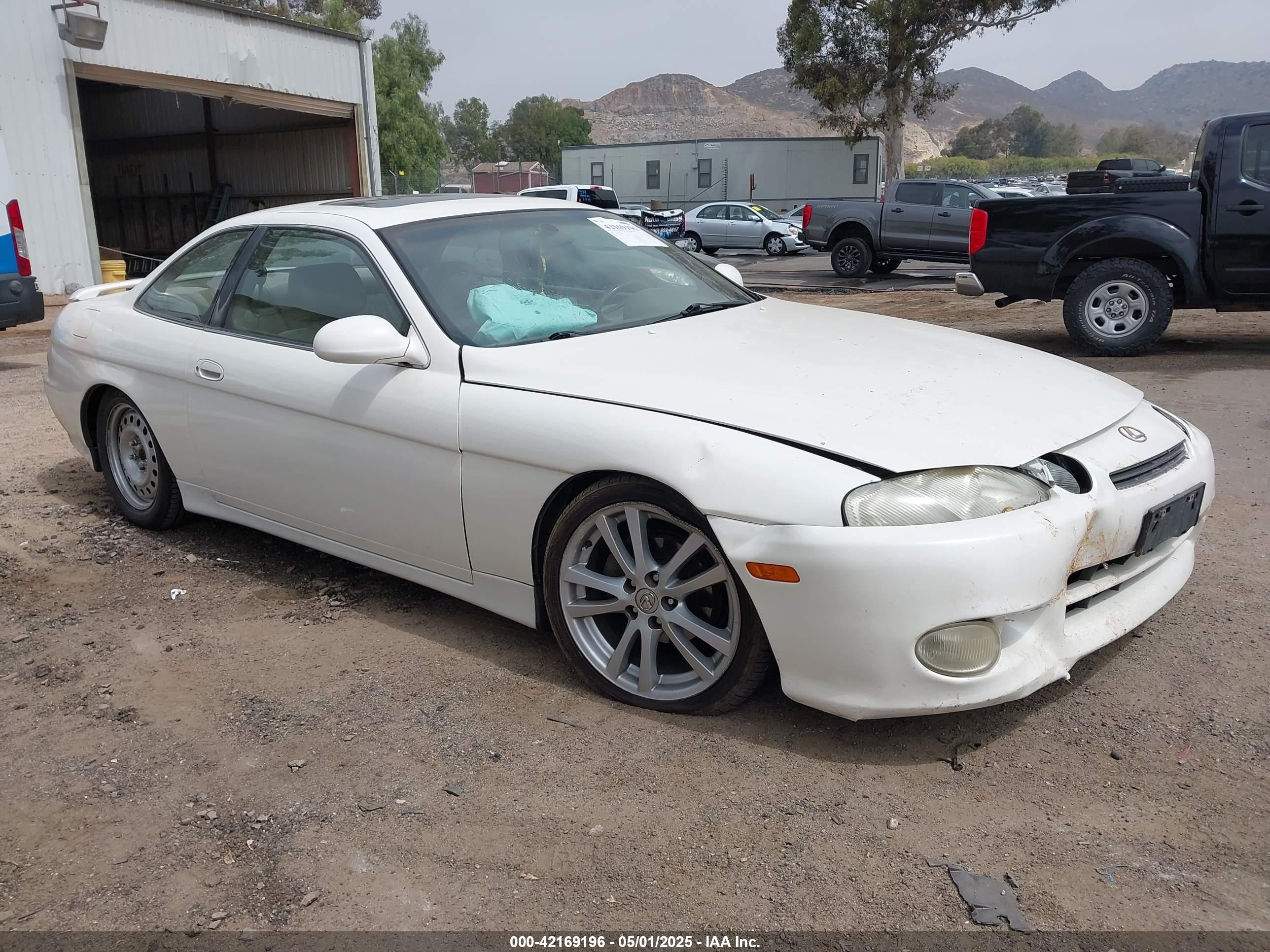 1998 Lexus SC 300, VIN JT8CD32Z6W1003386 — Front end