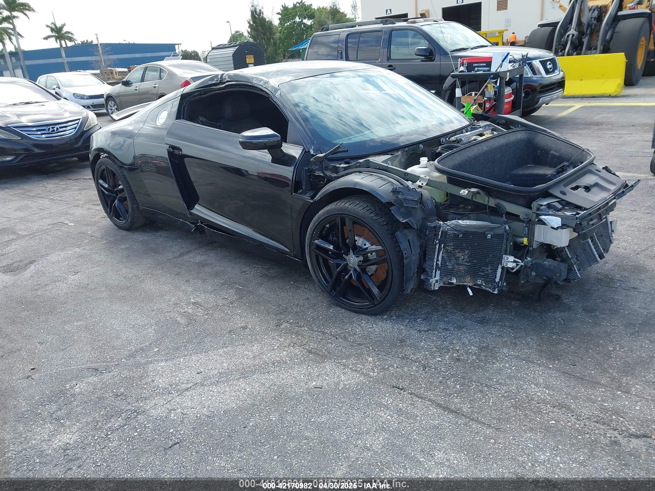 2014 Audi R8 4.2L, VIN WUAAUAFG6EN001685 — All over