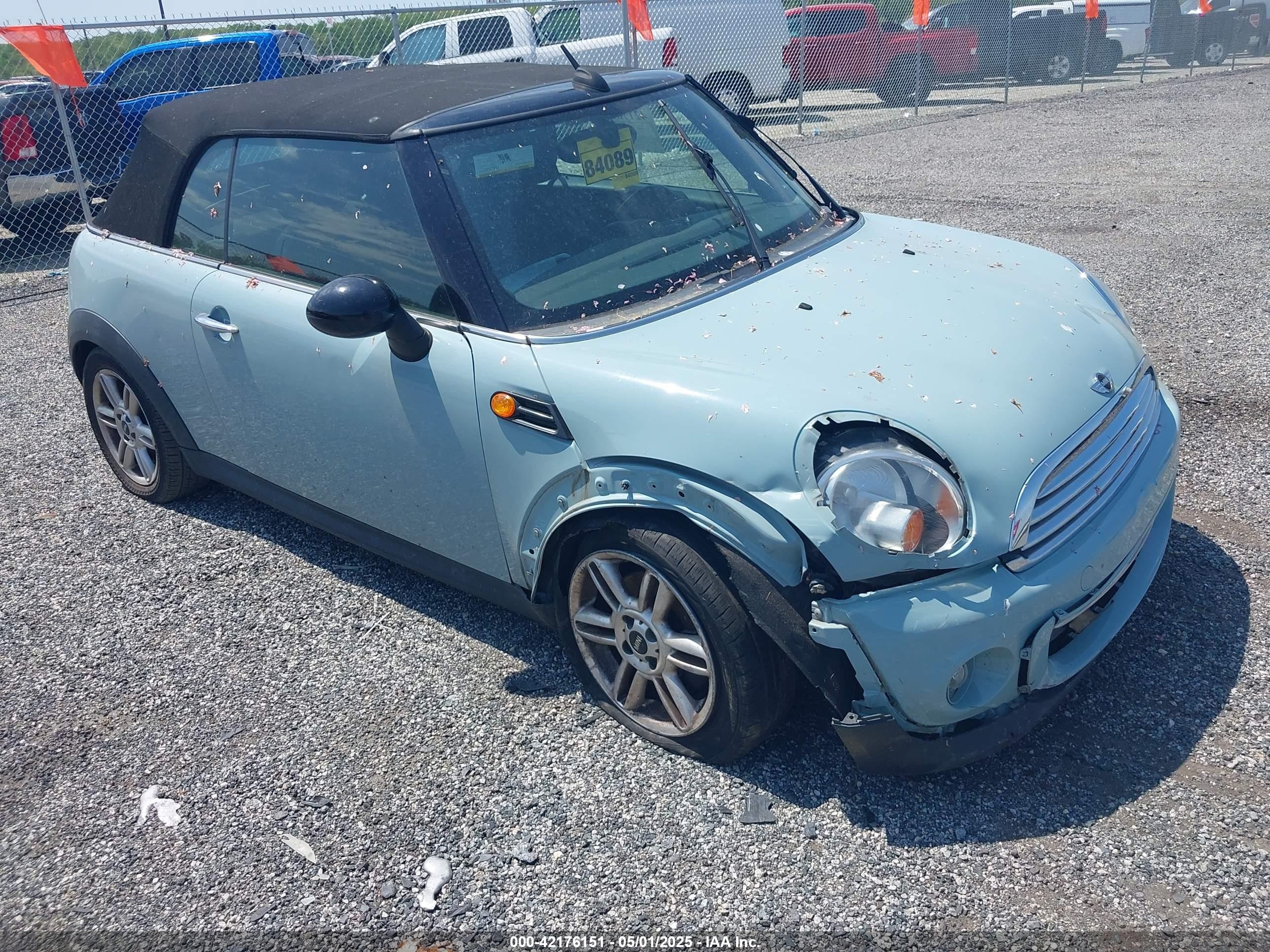2014 MINI Convertible, VIN WMWZN3C51ET569556 — Перед