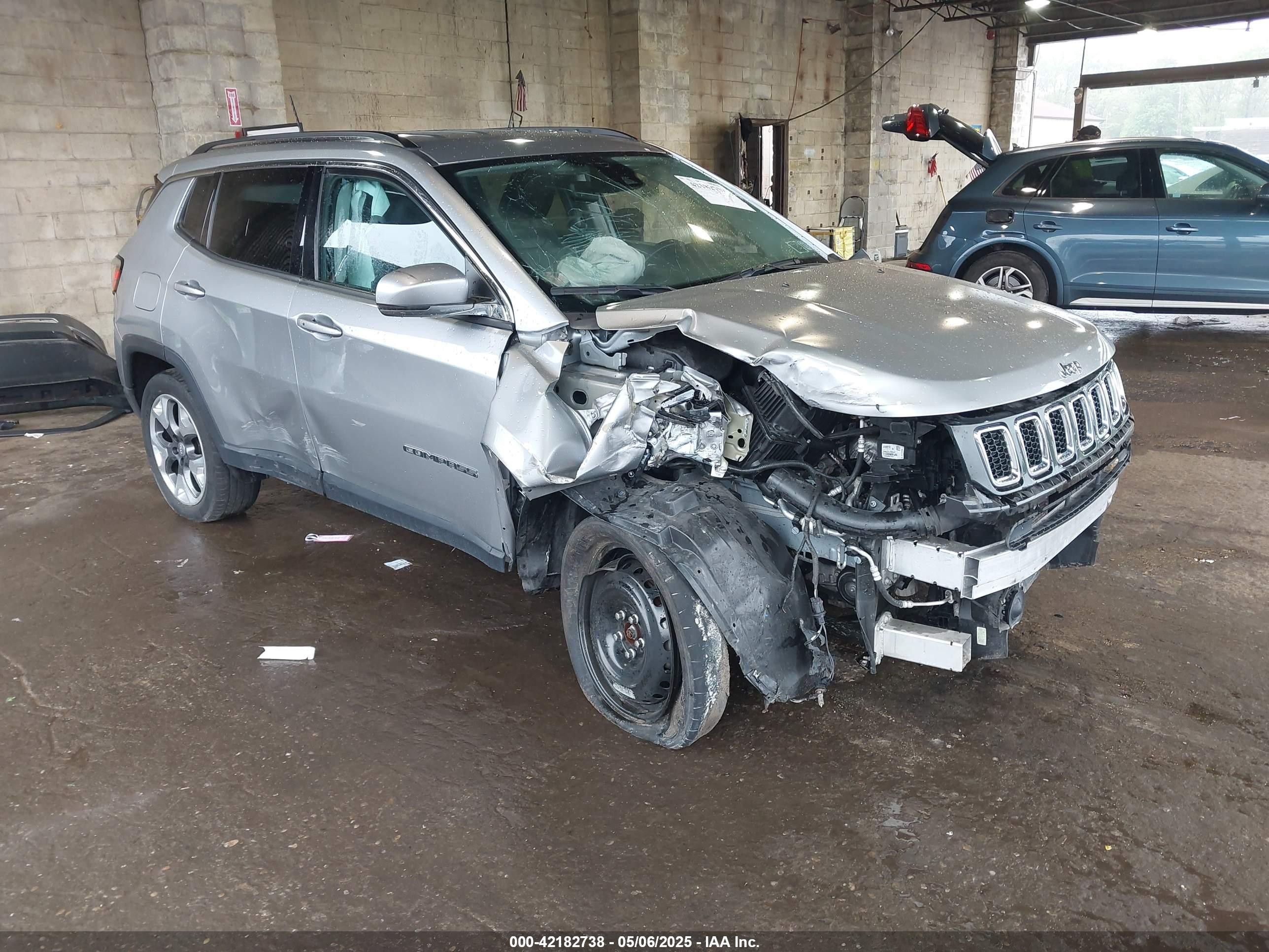 2021 Jeep Compass Limited, VIN 3C4NJDCB8MT523718 — Front end