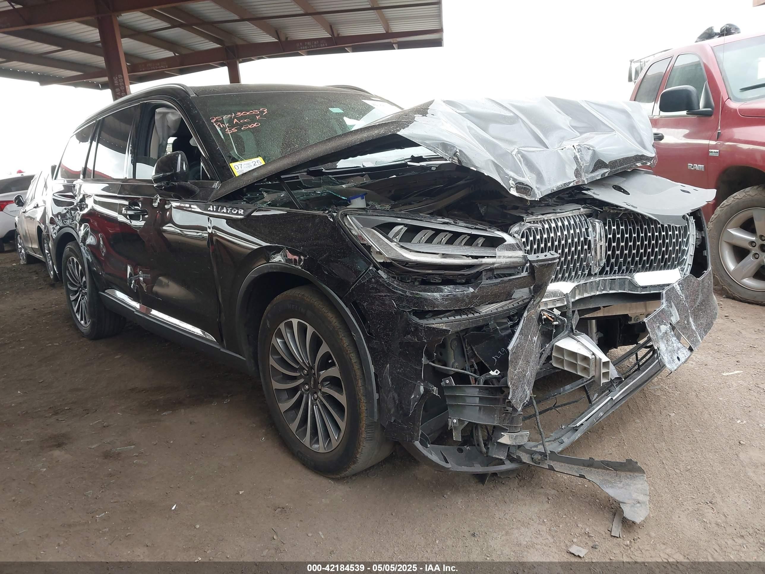 2024 Lincoln Aviator Reserve, VIN 5LM5J7WC2RGL05445 — Фото с аукциона