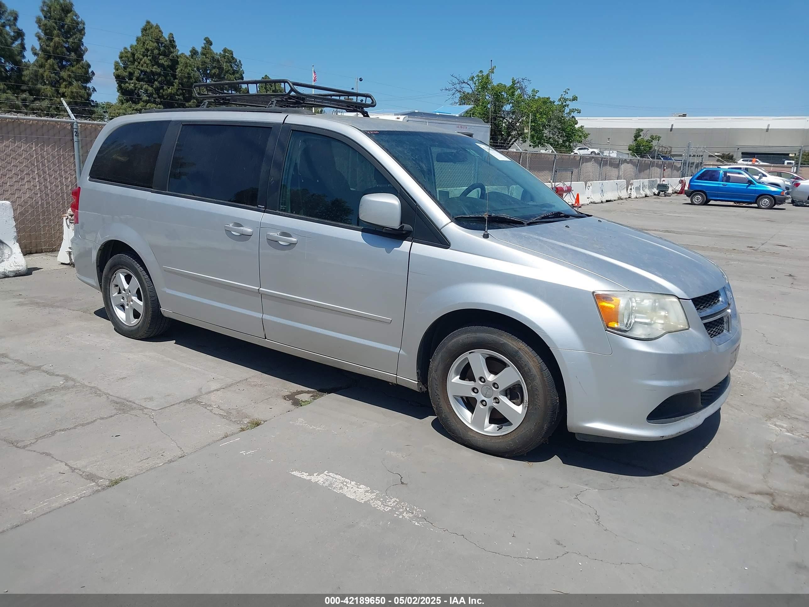 2012 Dodge Grand Caravan SXT, VIN 2C4RDGCG2CR223891 — Фото с аукциона