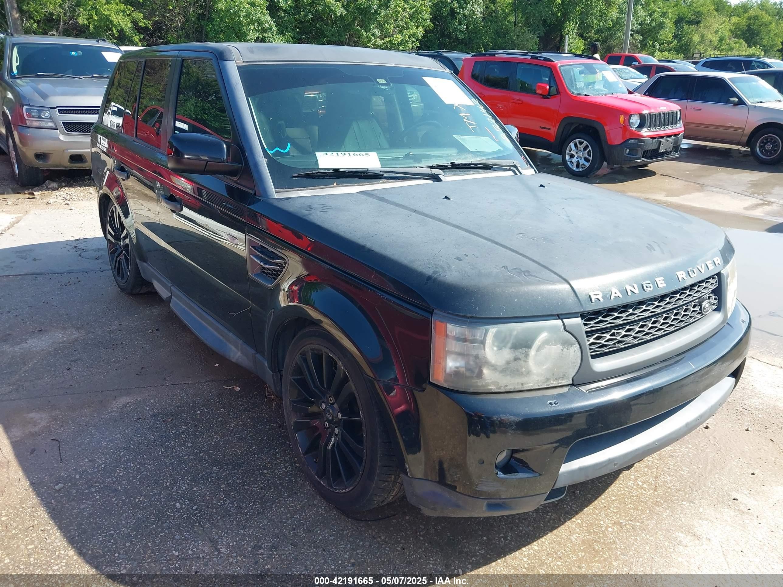 2011 Land Rover Range Rover Sport HSE Lux, VIN SALSK2D45BA272142 — Normal wear
