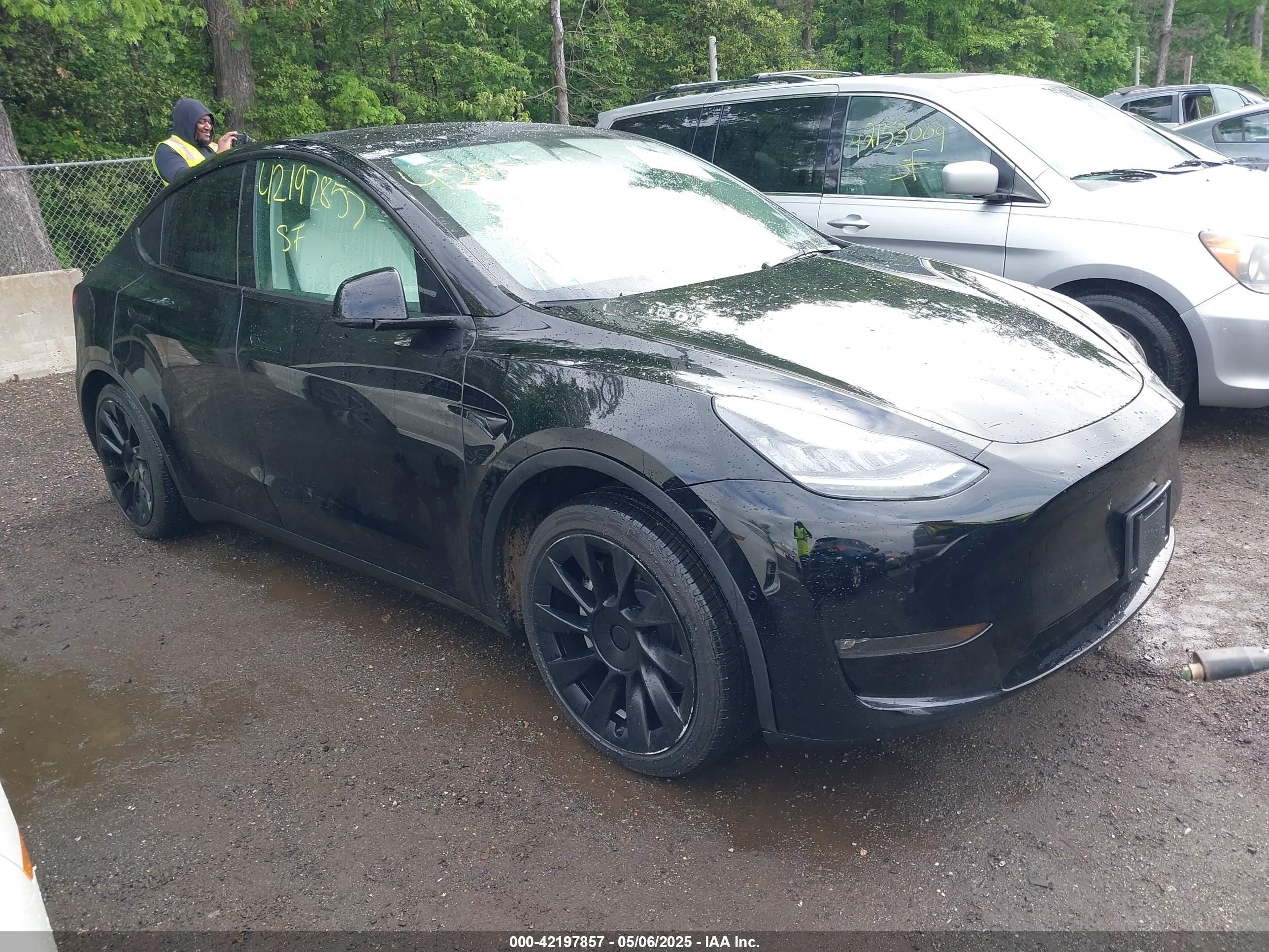 2022 Tesla Model Y Long Range, VIN 7SAYGAEE9NF464960 — Theft recovery