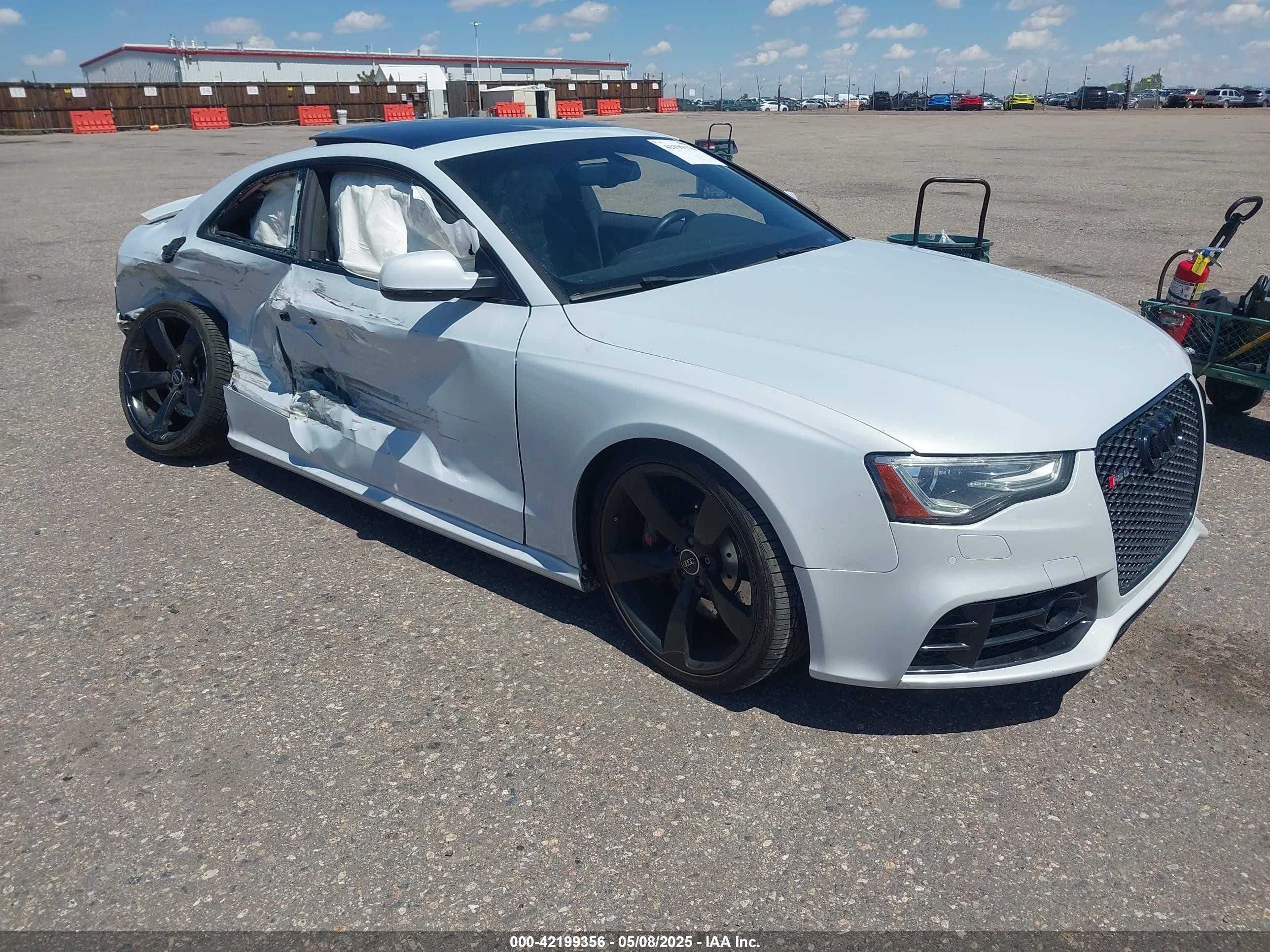 2014 Audi RS 5, VIN WUAC6AFR0EA901543 — Side